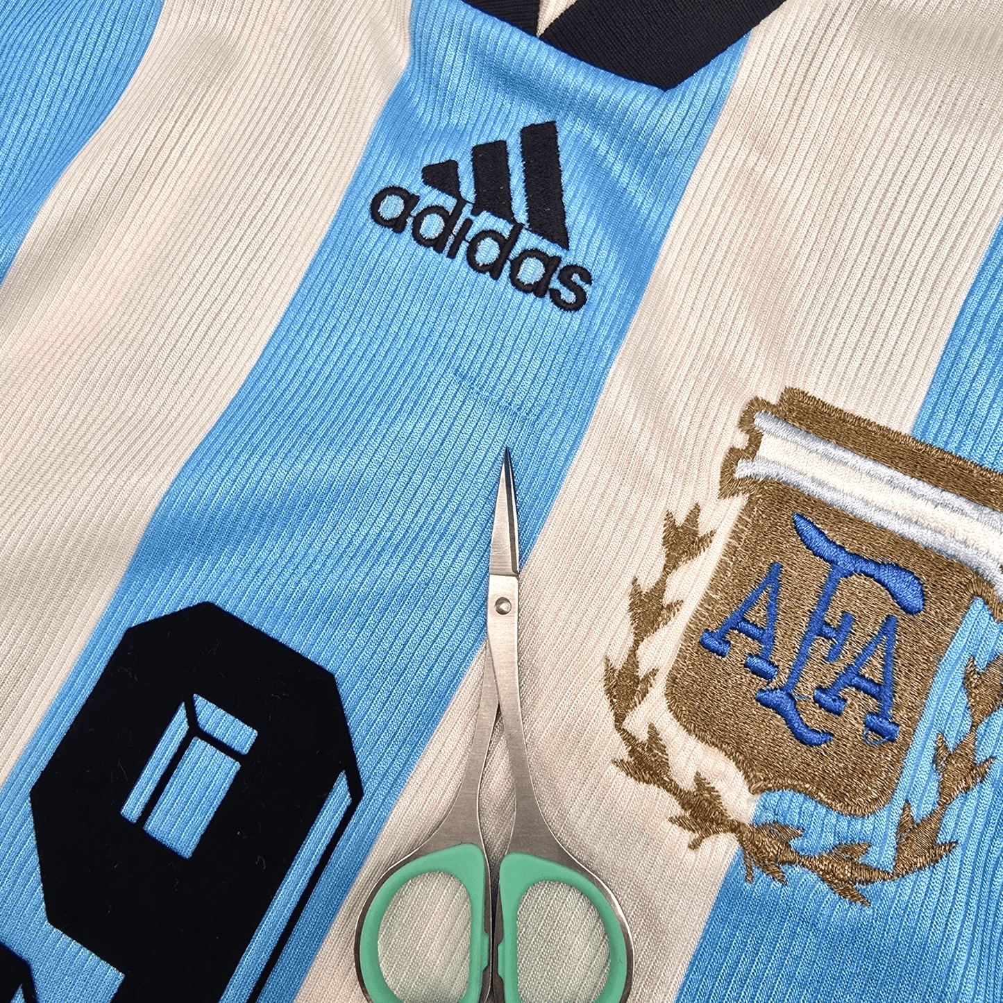 1998/99 Argentina Home Football Shirt (L) Adidas #9 Batistuta