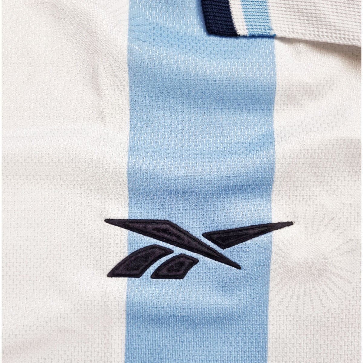 1999/00 Argentina Home Football Shirt (L) Reebok