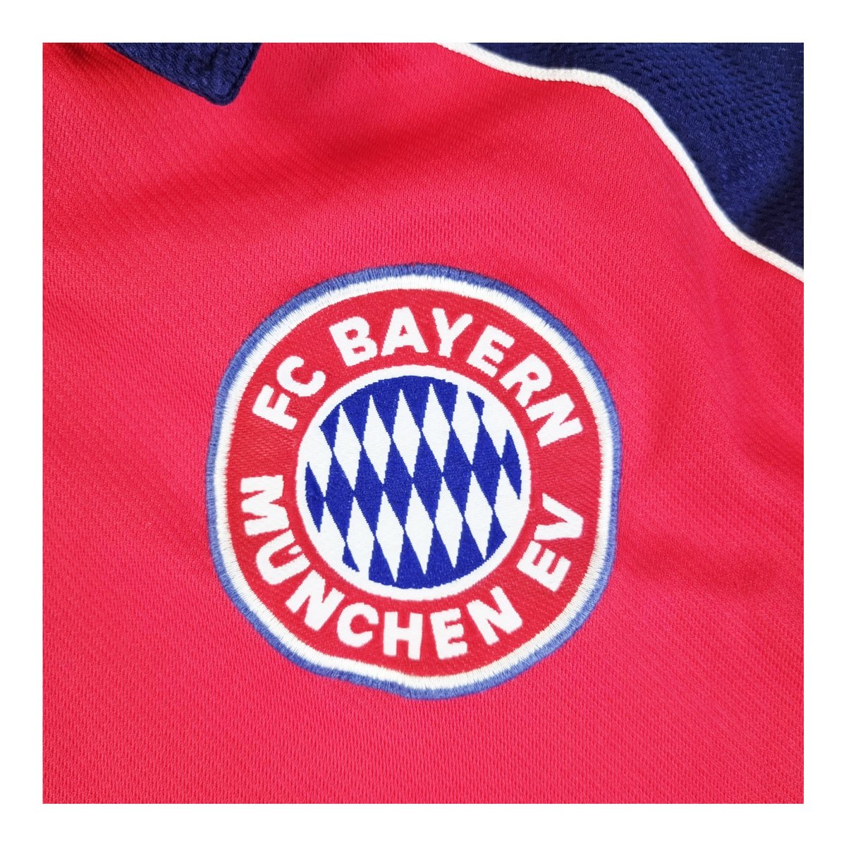 1999/00 Bayern Munich Home Football Shirt (L) Adidas #23 Hargreaves