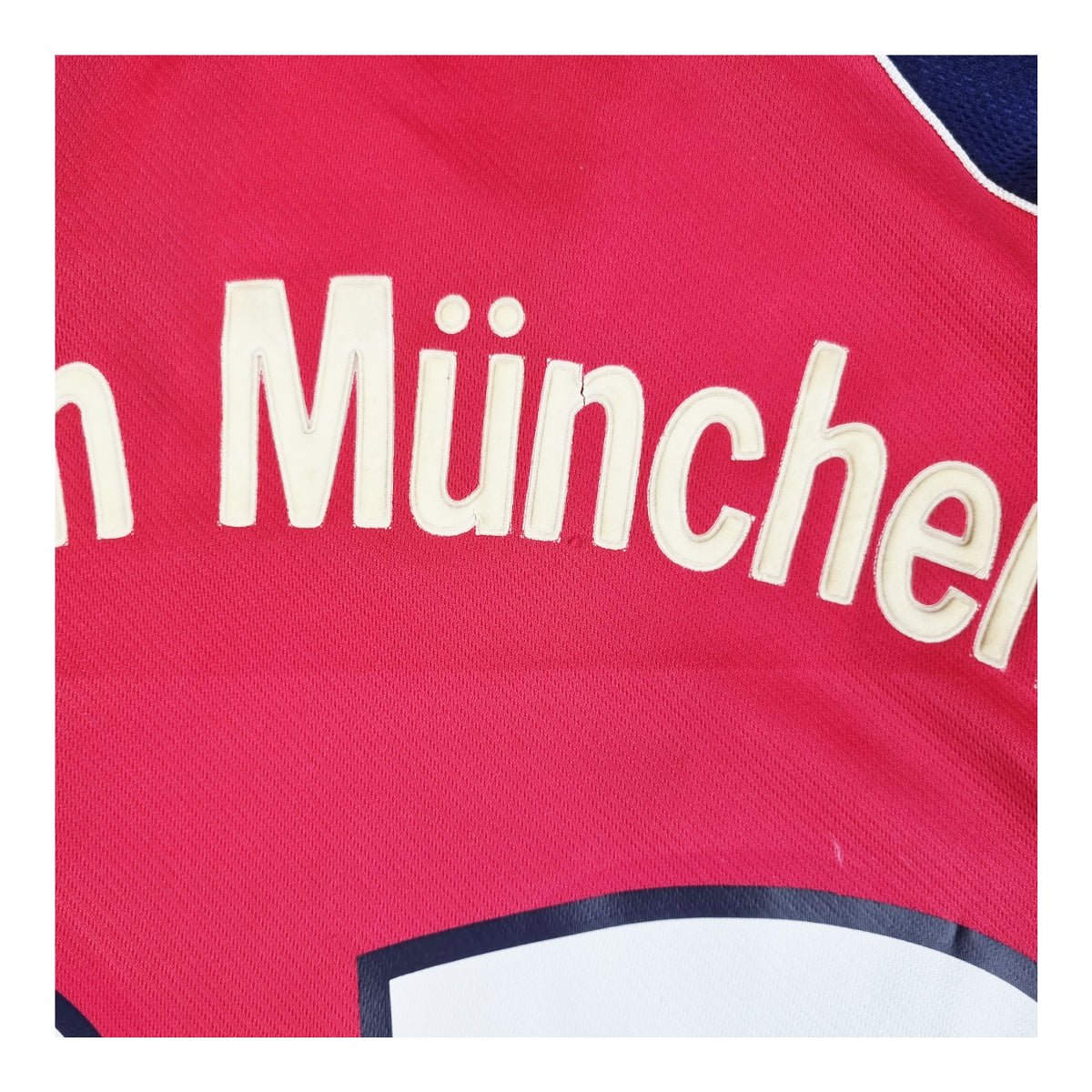 1999/00 Bayern Munich Home Football Shirt (L) Adidas #23 Hargreaves