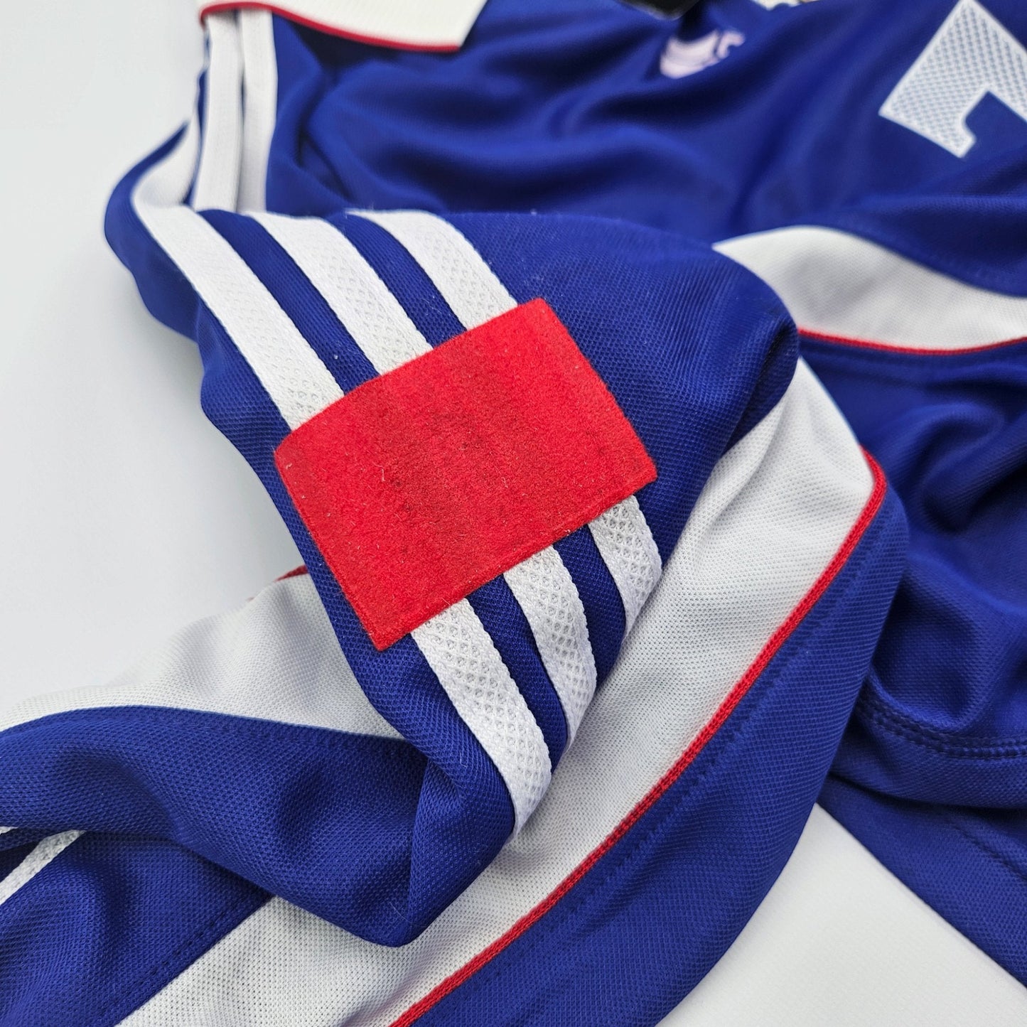 1999/00 Japan Home Football Shirt (L) Adidas #7 Nakata (Player Version)