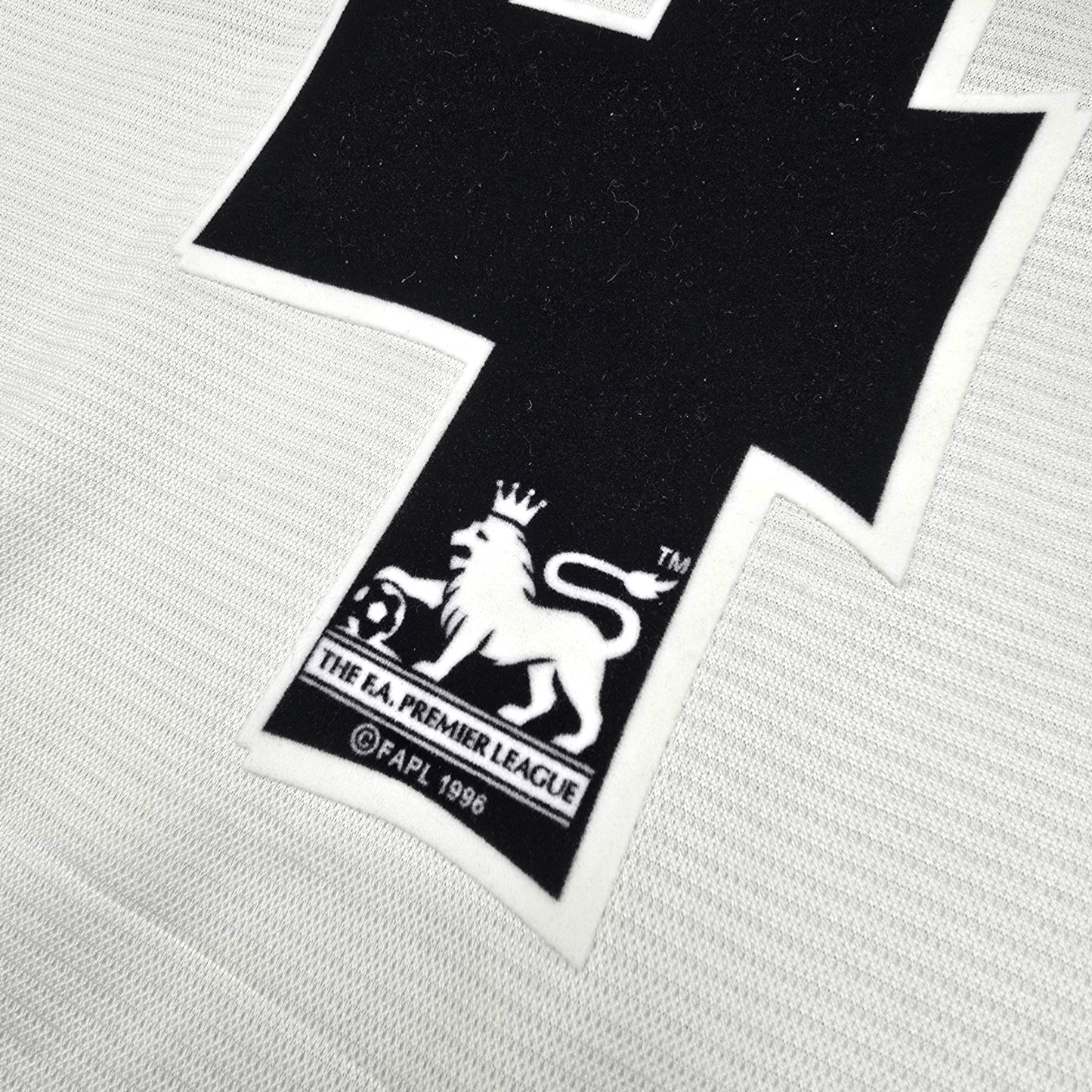1999/01 Tottenham Hotspur Home Football Shirt (L) Adidas #4 Freund