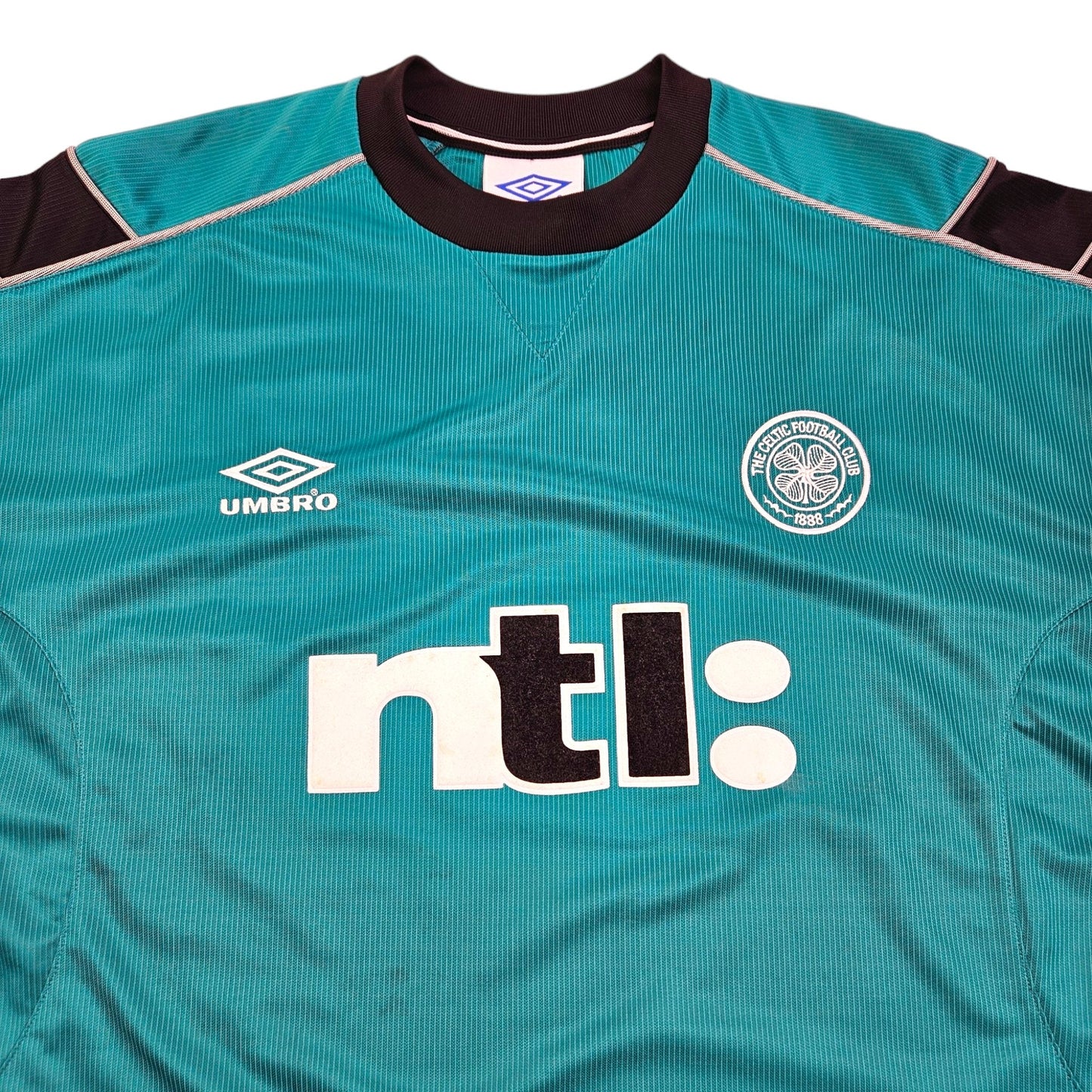 1999/2001 Celtic Training Shirt (L) Umbro # 7 Larsson