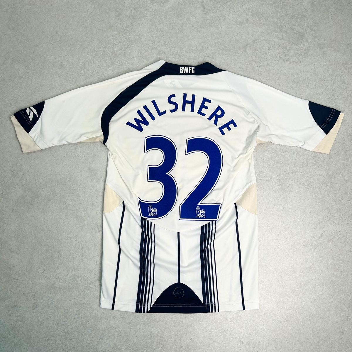 2009/10 Bolton Home Shirt Reebok Wilshere (M)