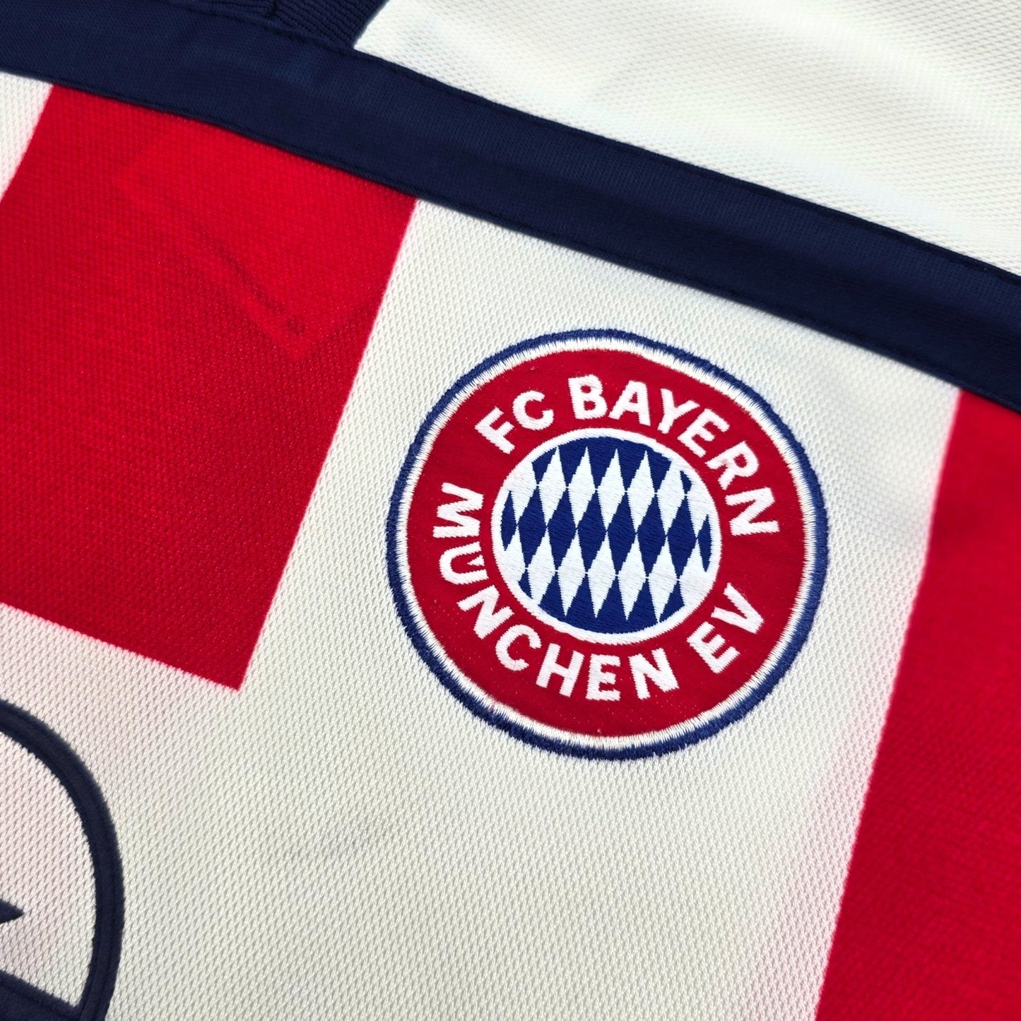 2000/02 Bayern Munich Away Football Shirt (M) Adidas