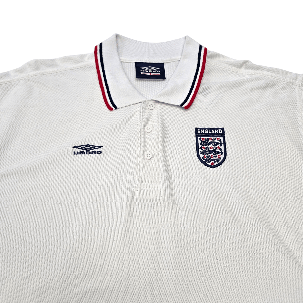 2000/02 England Polo Shirt (2XL) Umbro – Showboat 2000/02 England Polo Shirt (2XL) Umbro – Showboat