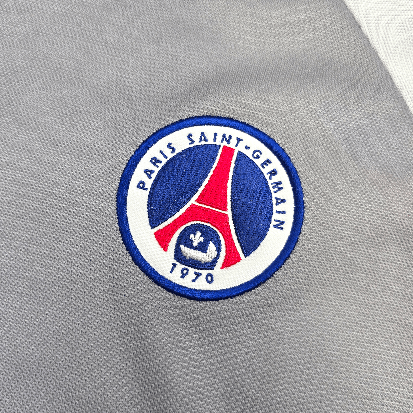 2001/02 PSG Away Football Shirt (L) Nike #10 Okocha
