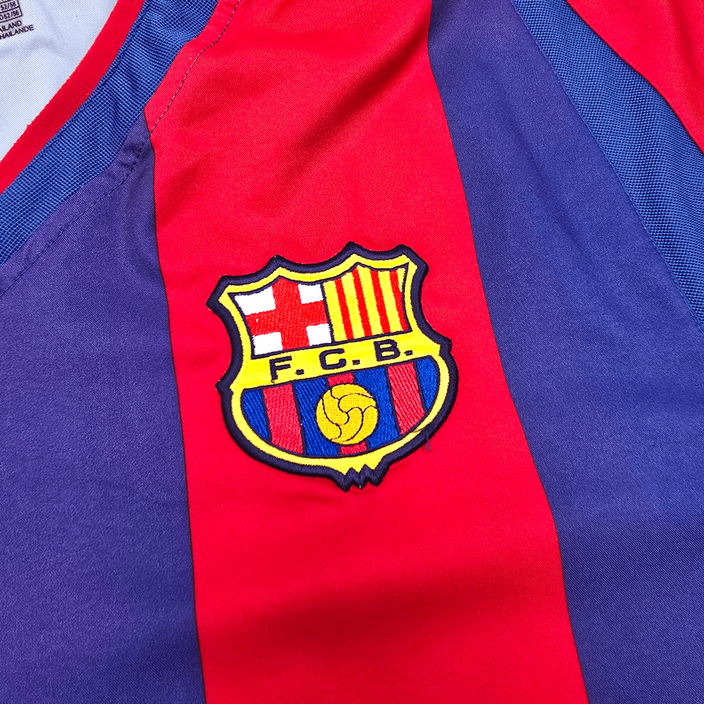 2002/03 Barcelona Home Football Shirt (L) Nike #9 Kluivert