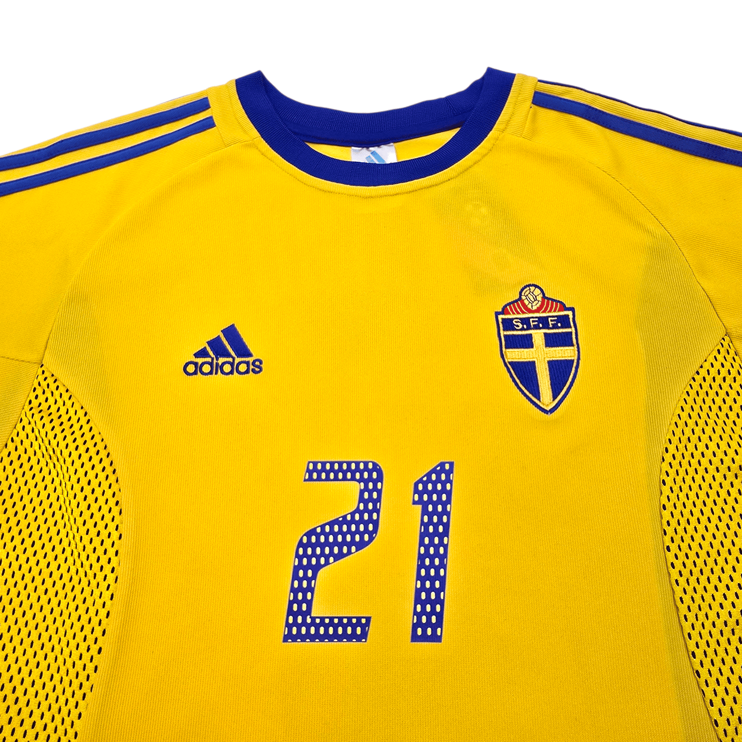 2002/03 Sweden Home Football Shirt (L) Adidas #21 Ibrahimovic