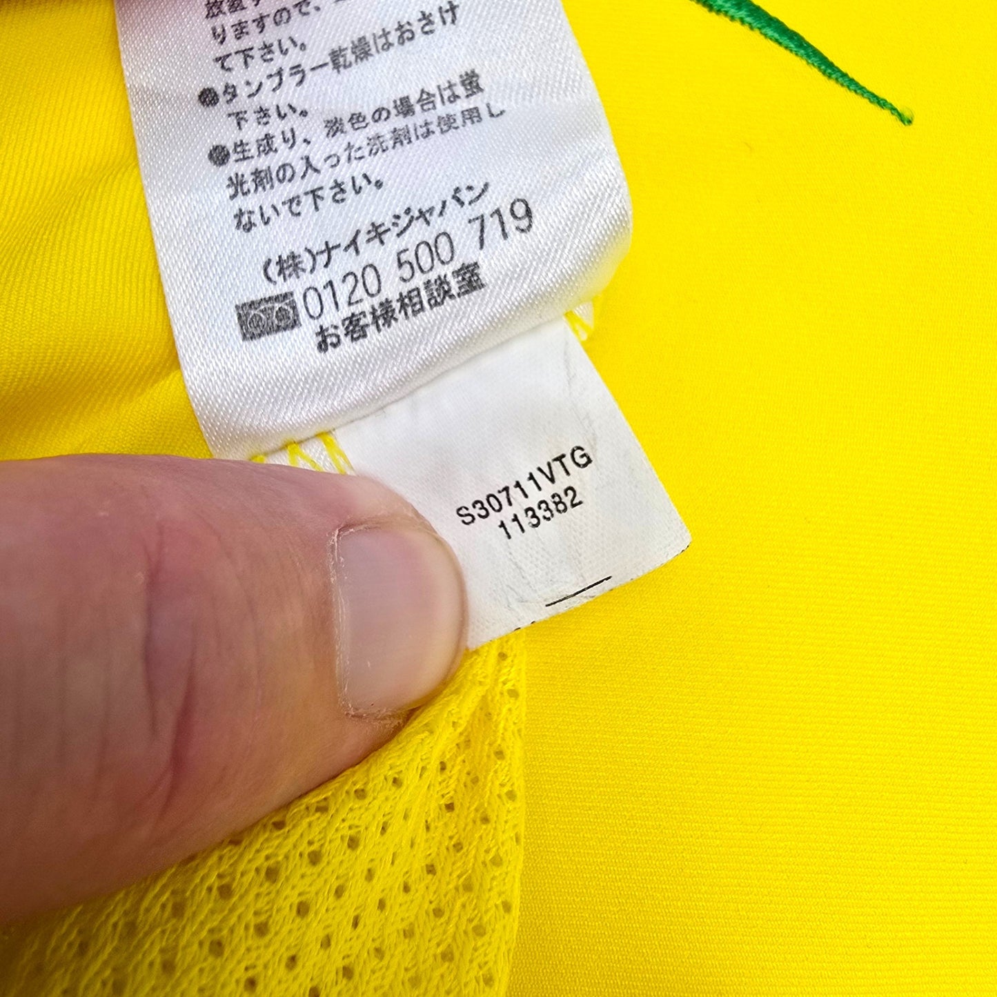 2002/04 Brazil Home Football Shirt (L) Nike #11 Ronaldinho