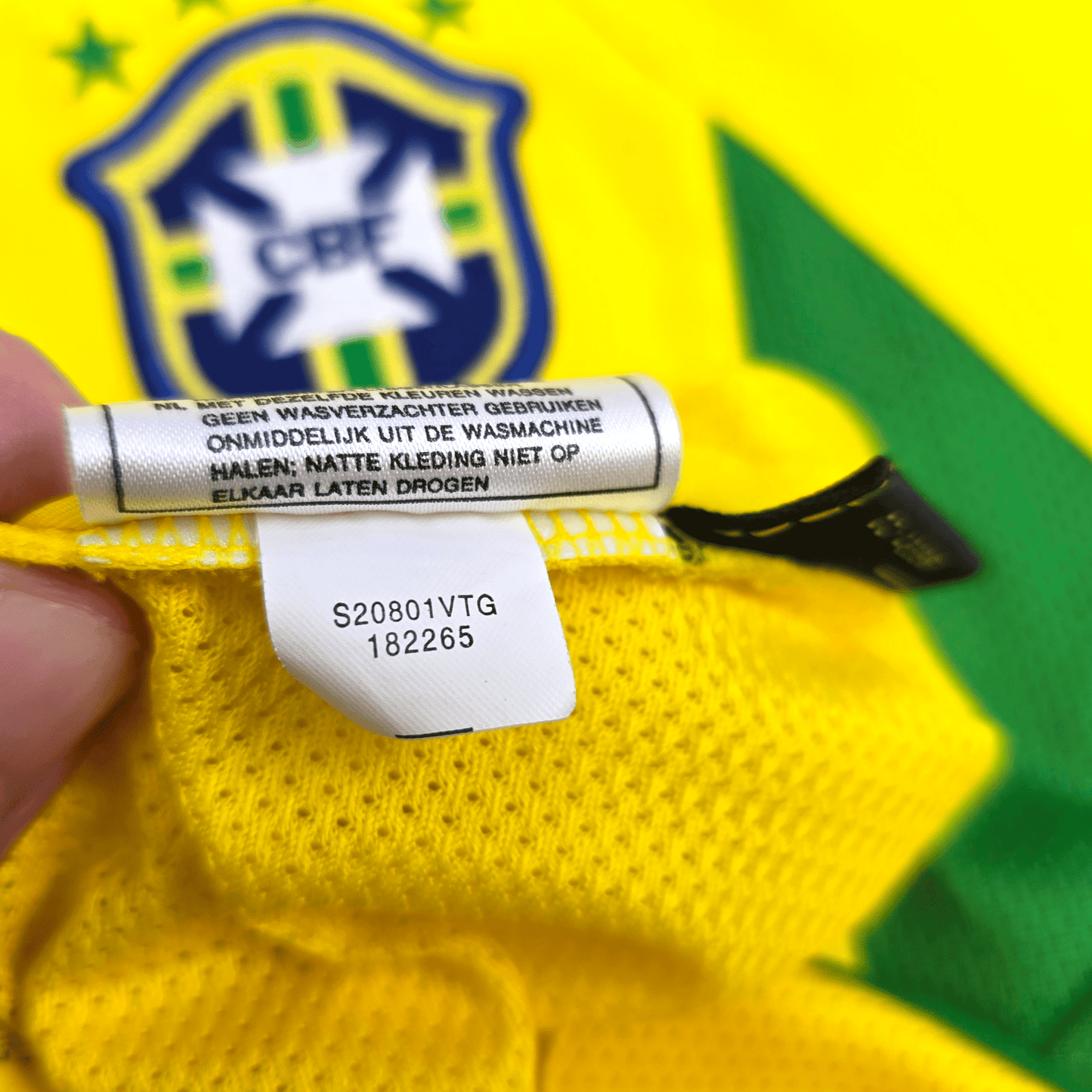 2002/04 Brazil Home Football Shirt (S) Nike #9 Ronaldo