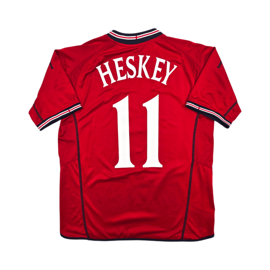 2002/04 England Away Football Shirt (M) Umbro #11 Heskey