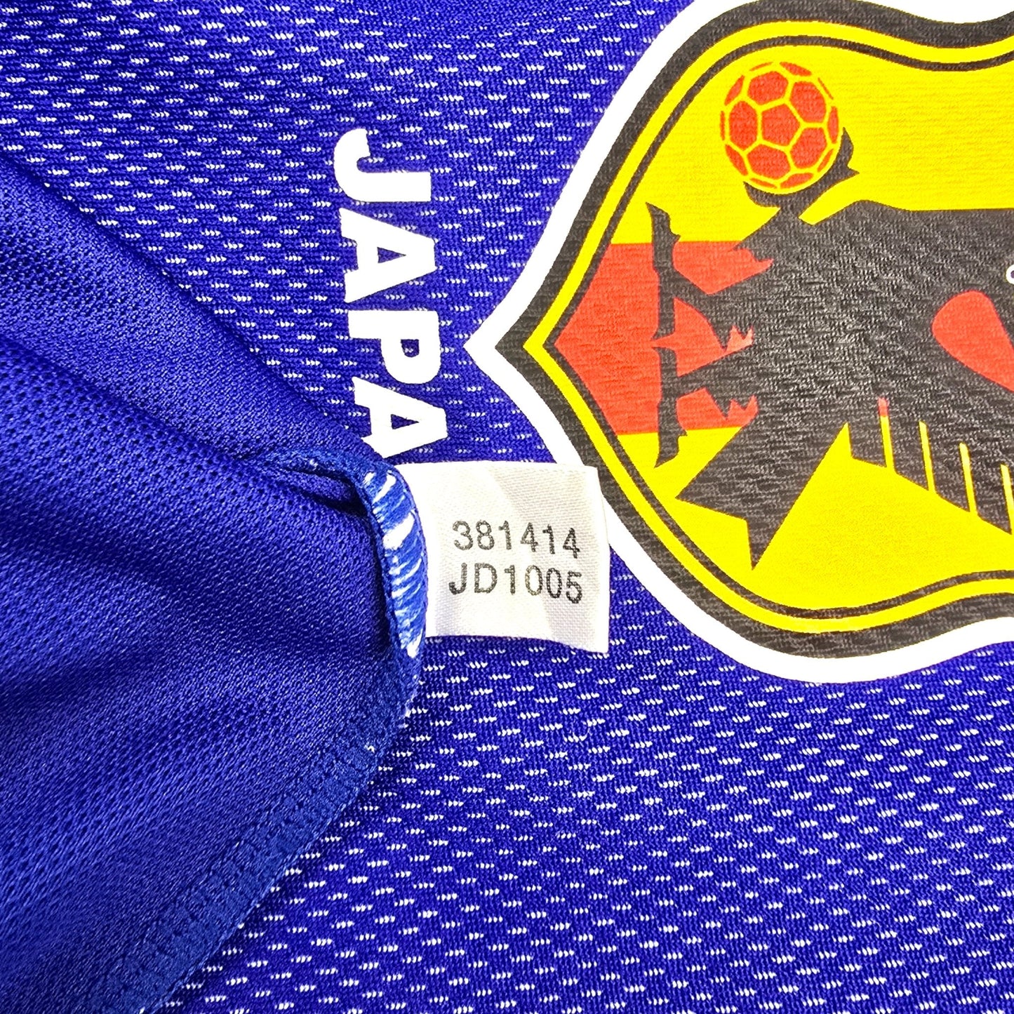 2002/04 Japan Home Football Shirt (L) Adidas #7 Nakata (WC2002)