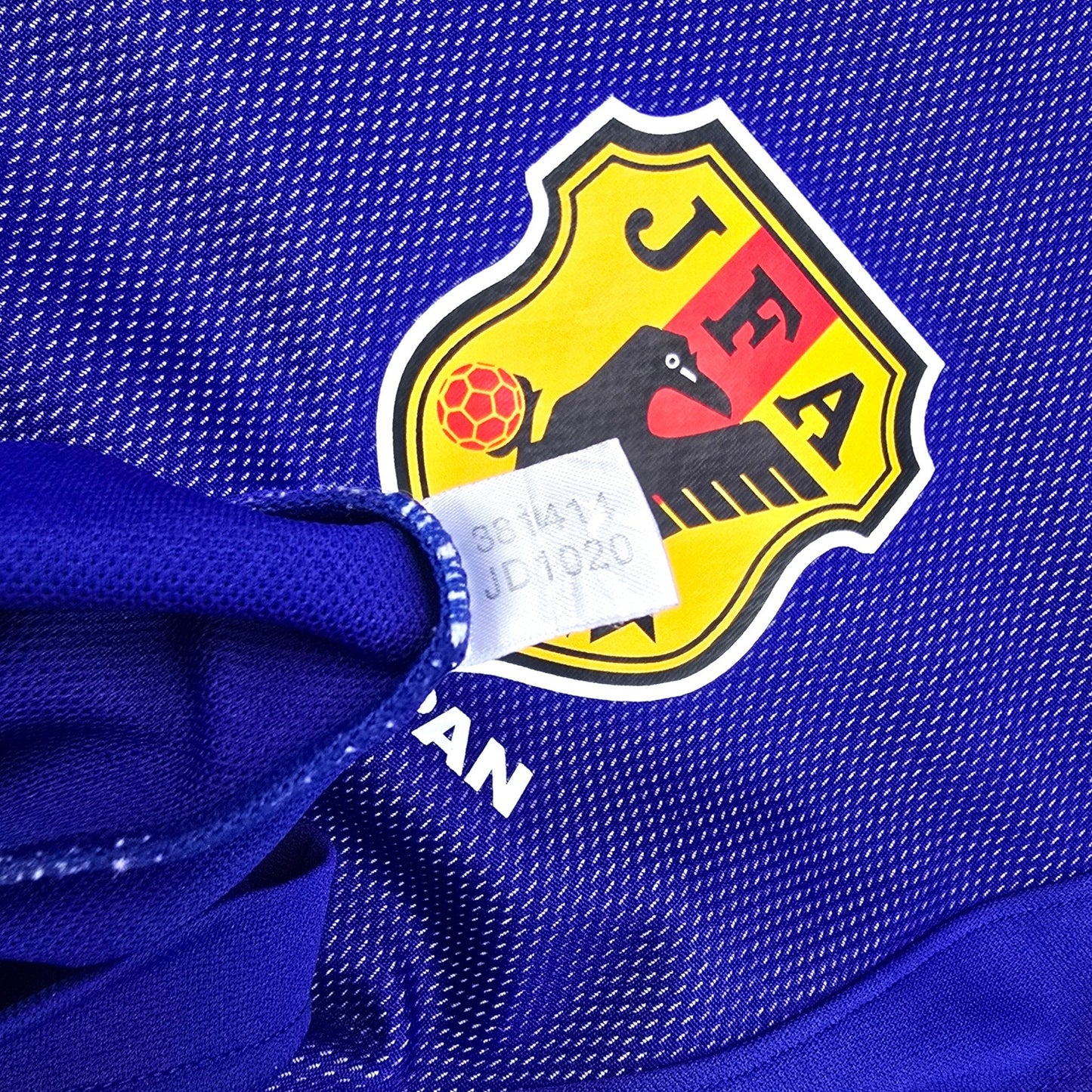 2002/04 Japan Home Football Shirt (M) Adidas #7 Nakata (WC2002)