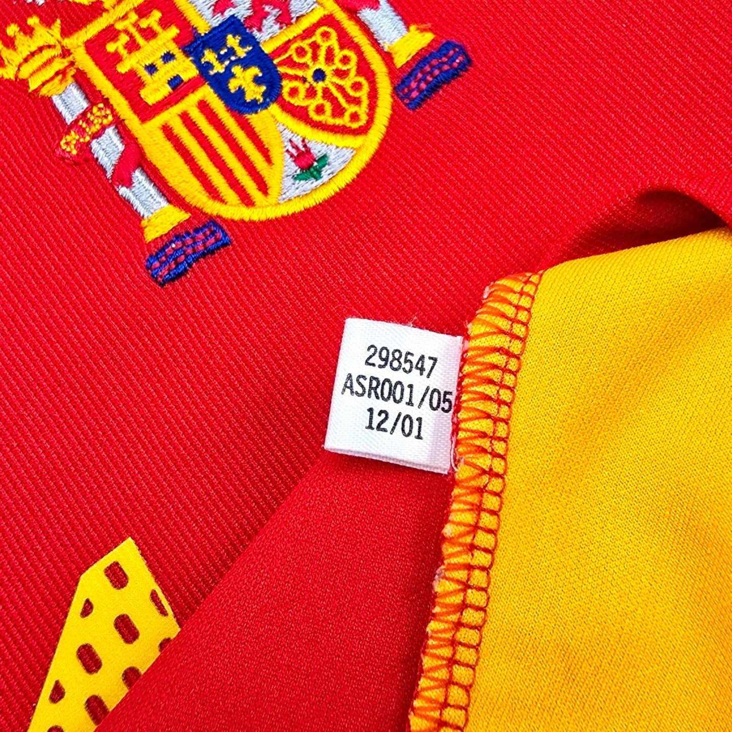 2002/04 Spain Home Football Shirt (L) Adidas #21 Enrique (WC2002)