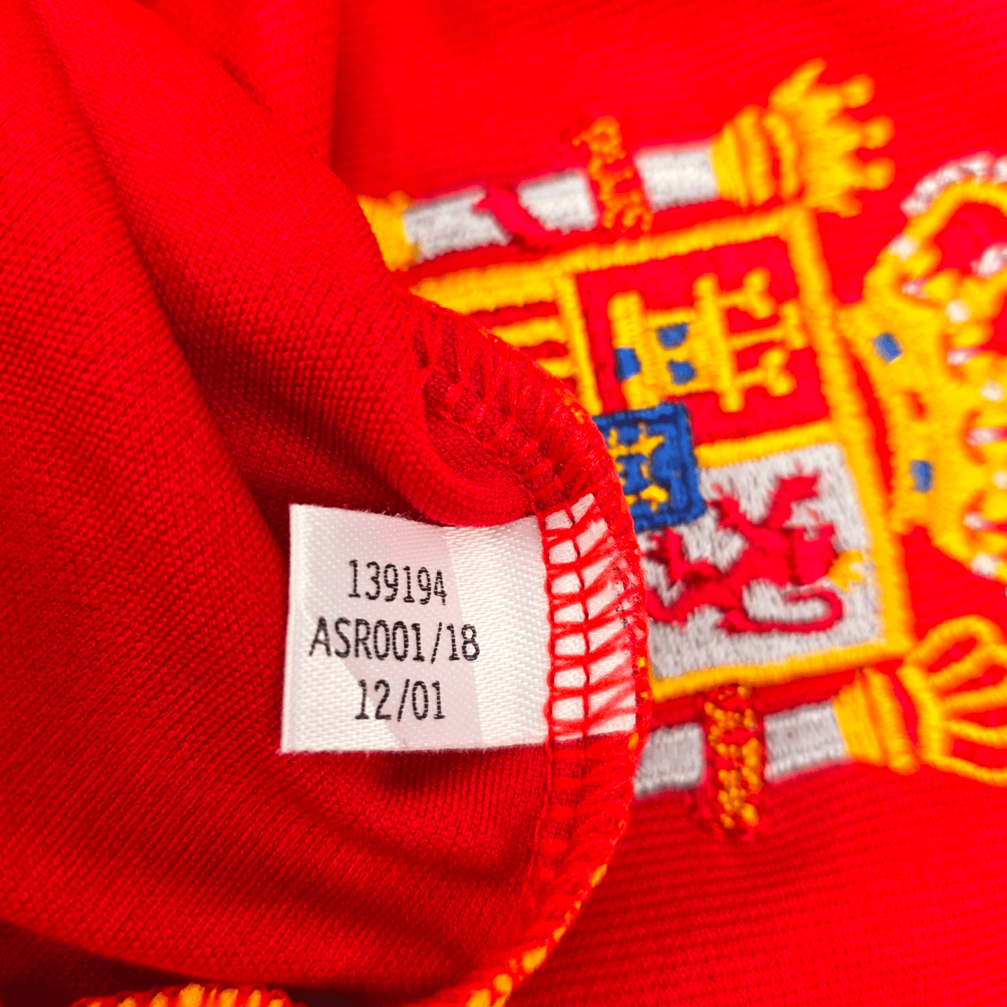 2002/04 Spain Home Football Shirt (L) Adidas #7 Raul