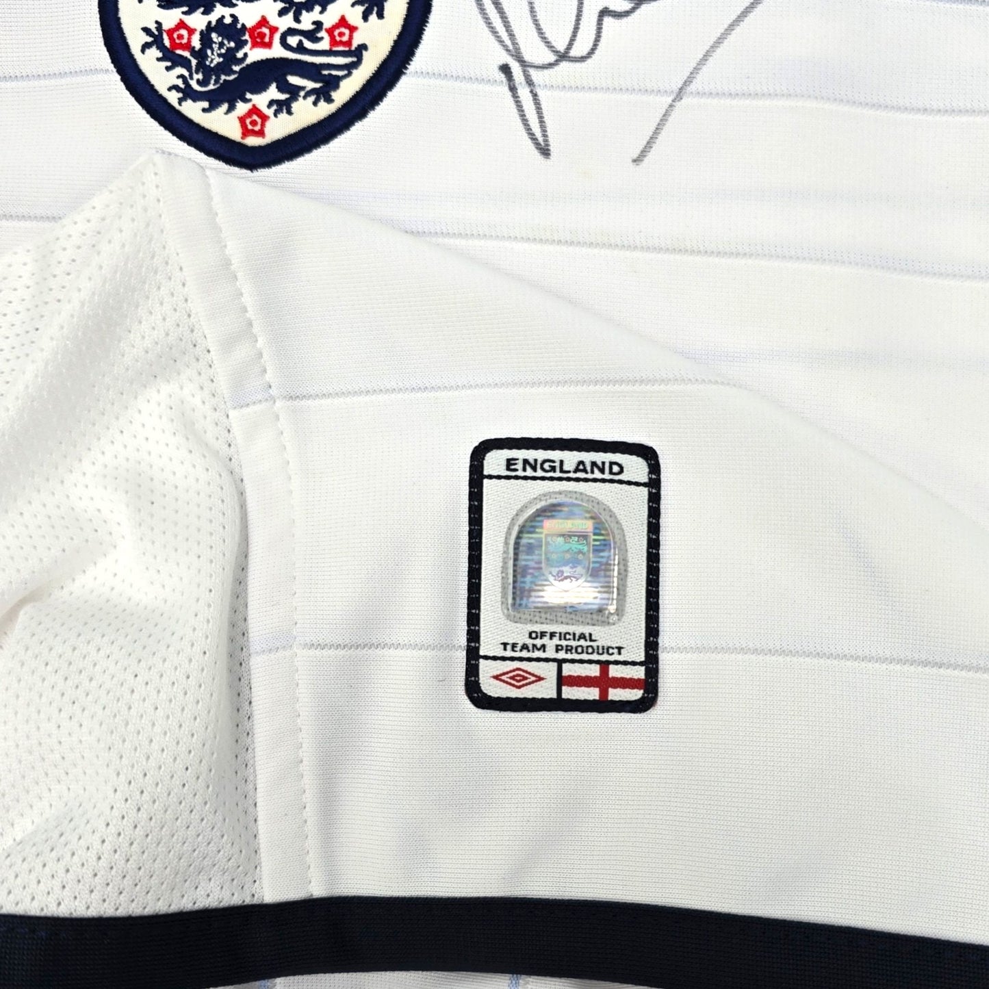 2003/05 England Home Football Shirt (M) Umbro #10 Owen (Signed by player)