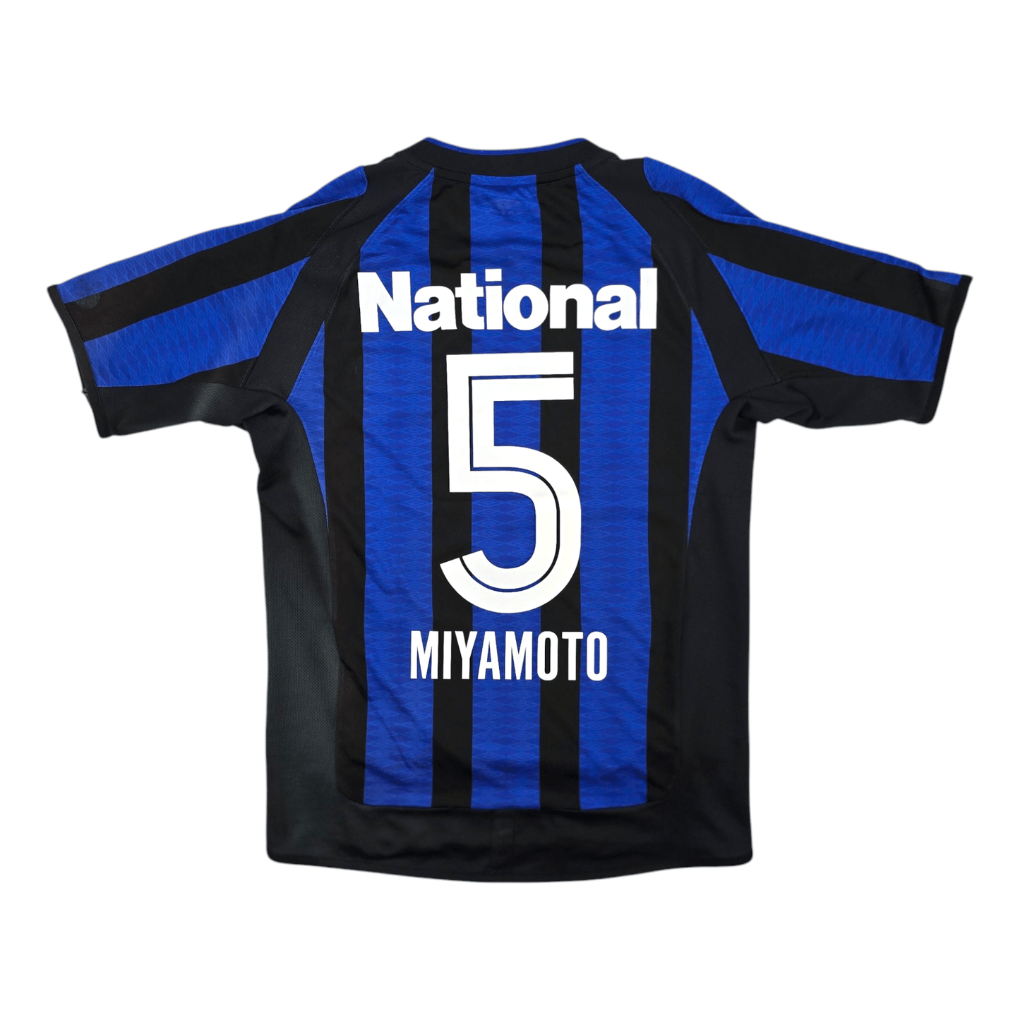 2003/04 Gamba Osaka Home Football Shirt (M) Umbro #5 Miyamoto