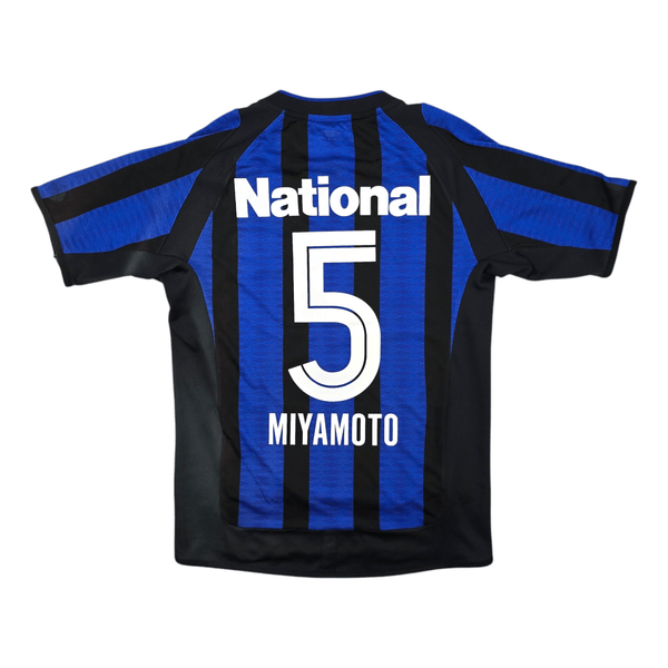 2003/04 Gamba Osaka Home Football Shirt (M) Umbro #5 Miyamoto