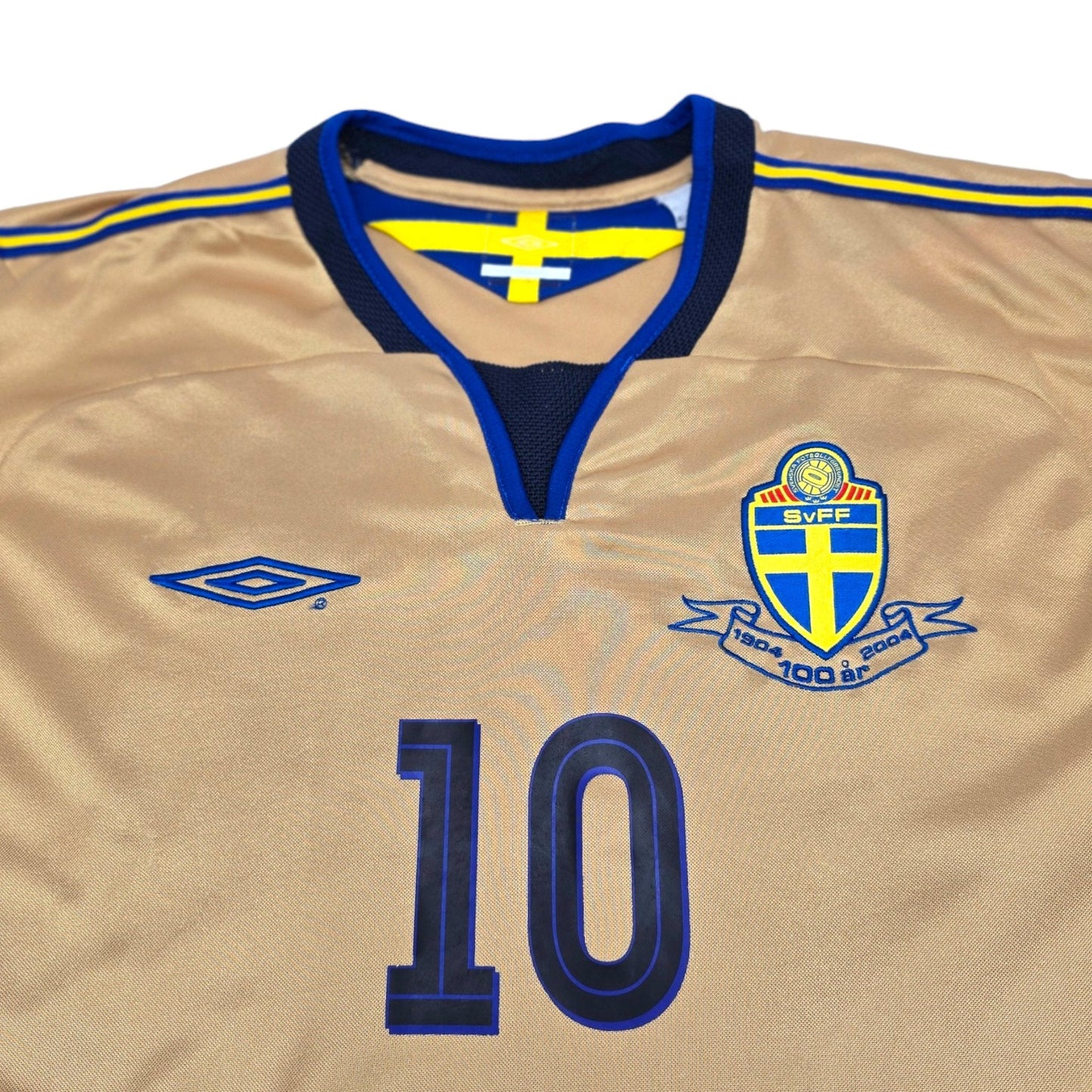 2004 Sweden Third Football Shirt (L) Umbro #10 Ibrahimovic (Centenary)