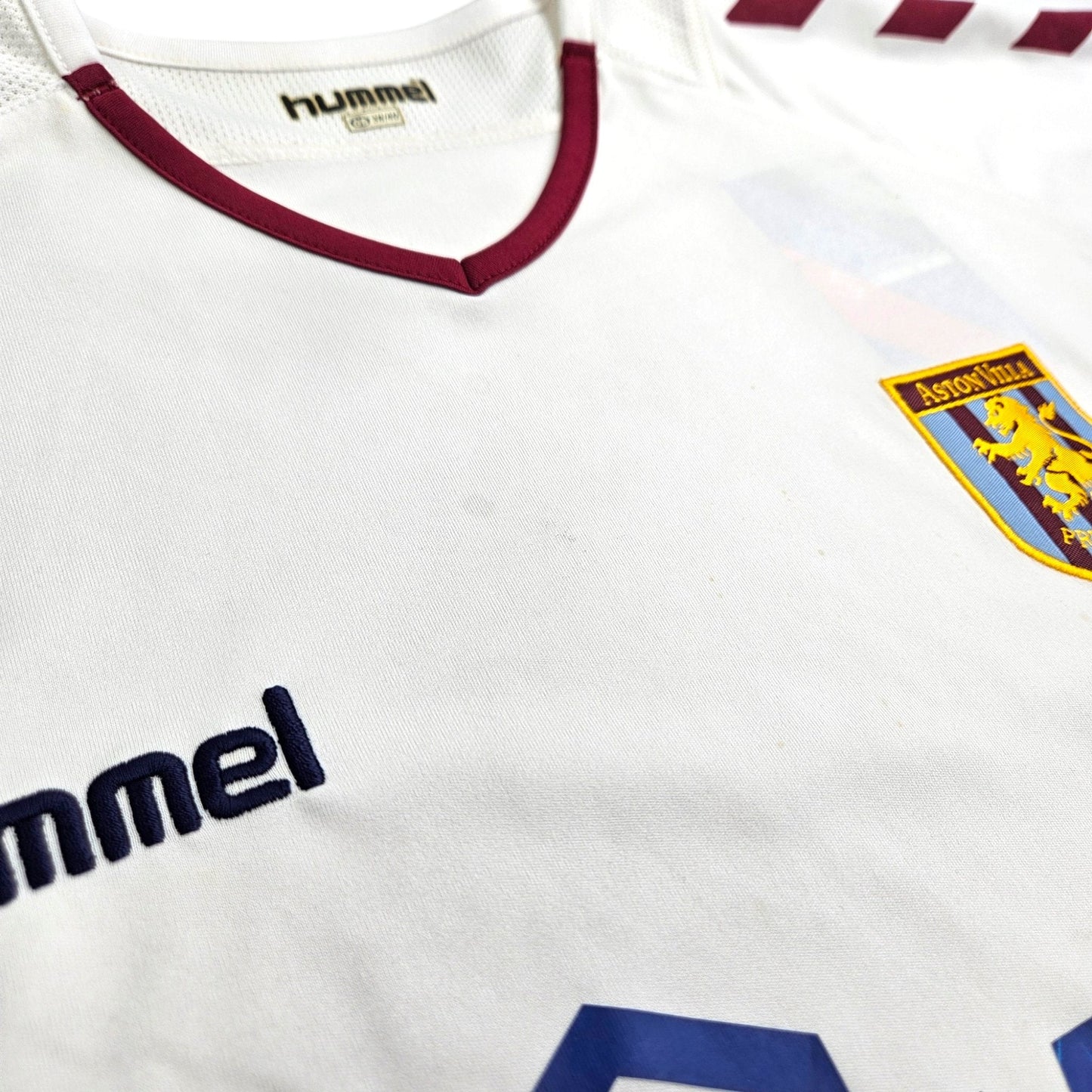 2004/05 Aston Villa Away Football Shirt (M) Hummel