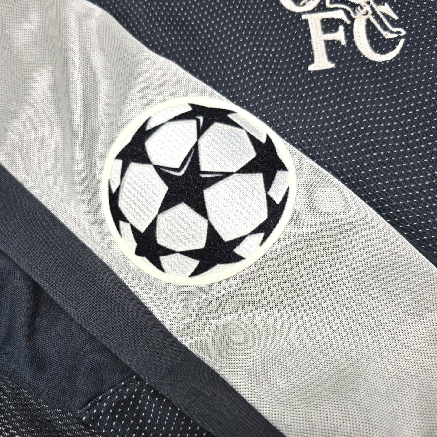 2004/05 Chelsea Third Football Shirt (M) Umbro #15 Drogba (UCL)