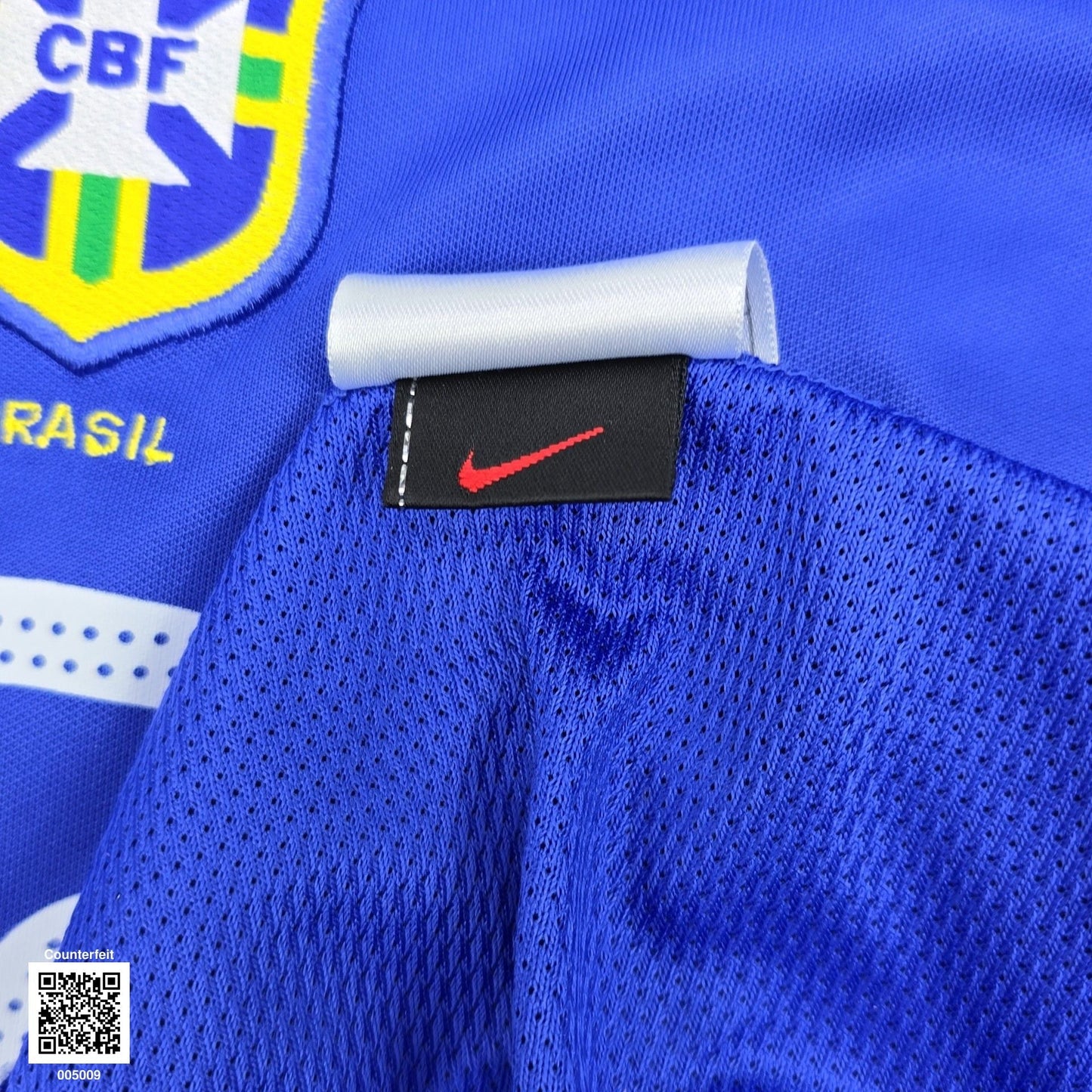 2004/06 Brazil Away Football Shirt (L) Nike #10 Ronaldinho
