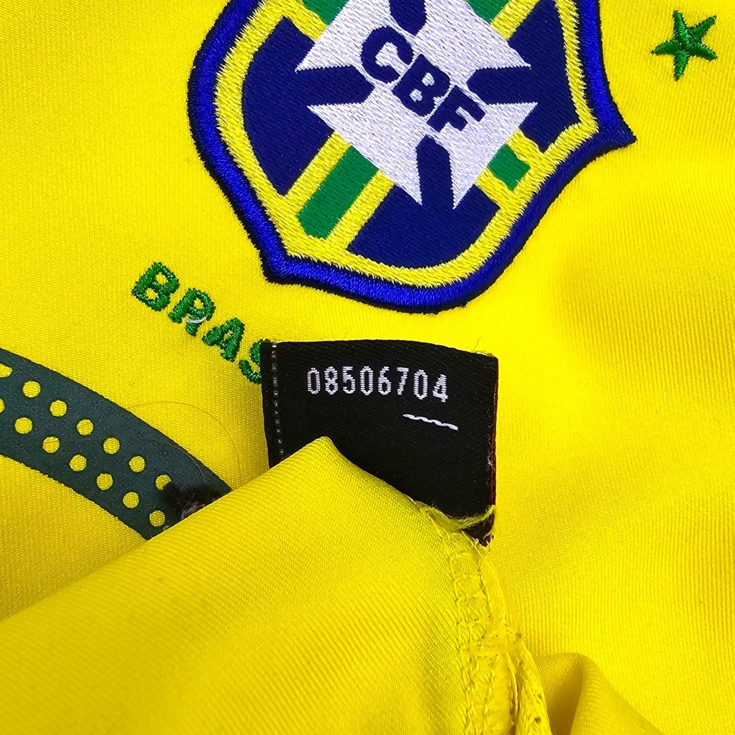 2004/06 Brazil Home Football Shirt (L) Nike #10 Ronaldinho