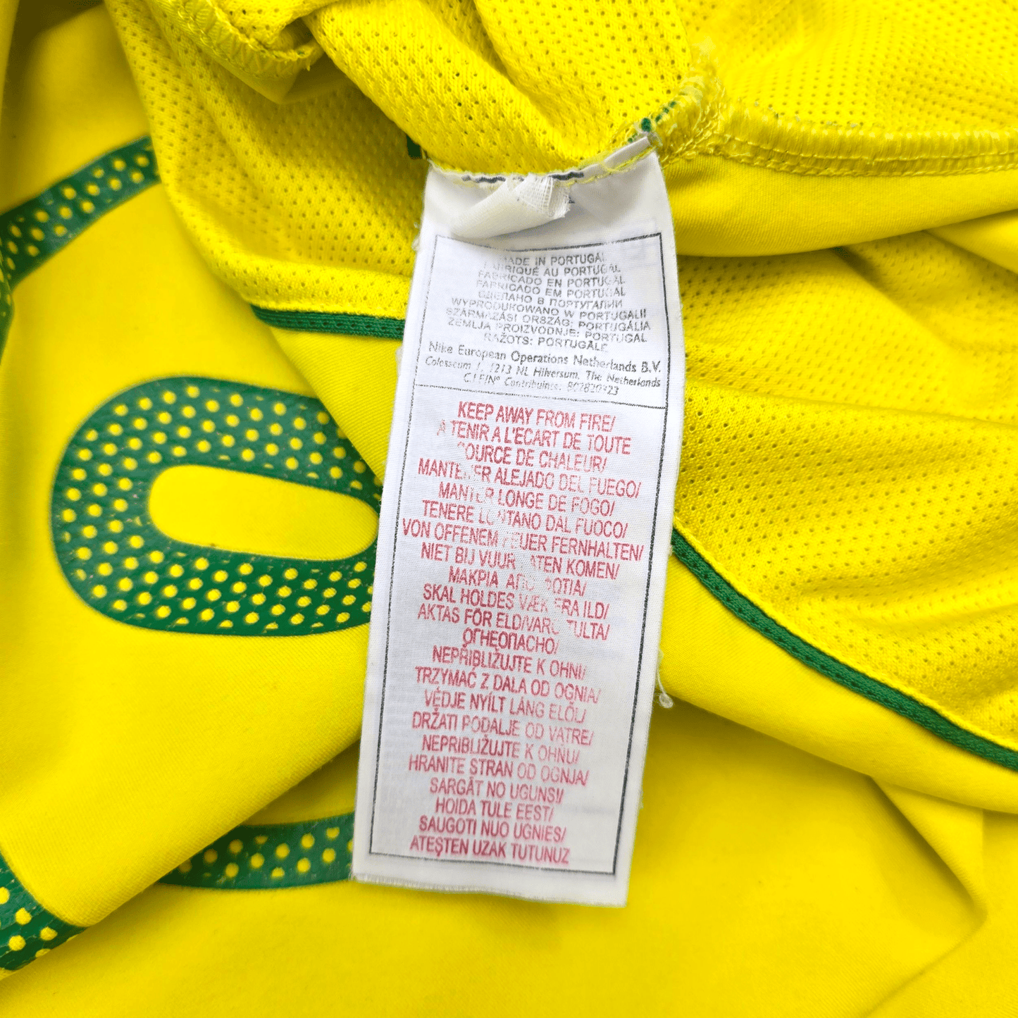2004/06 Brazil Home Football Shirt (M) Nike #9 Ronaldo