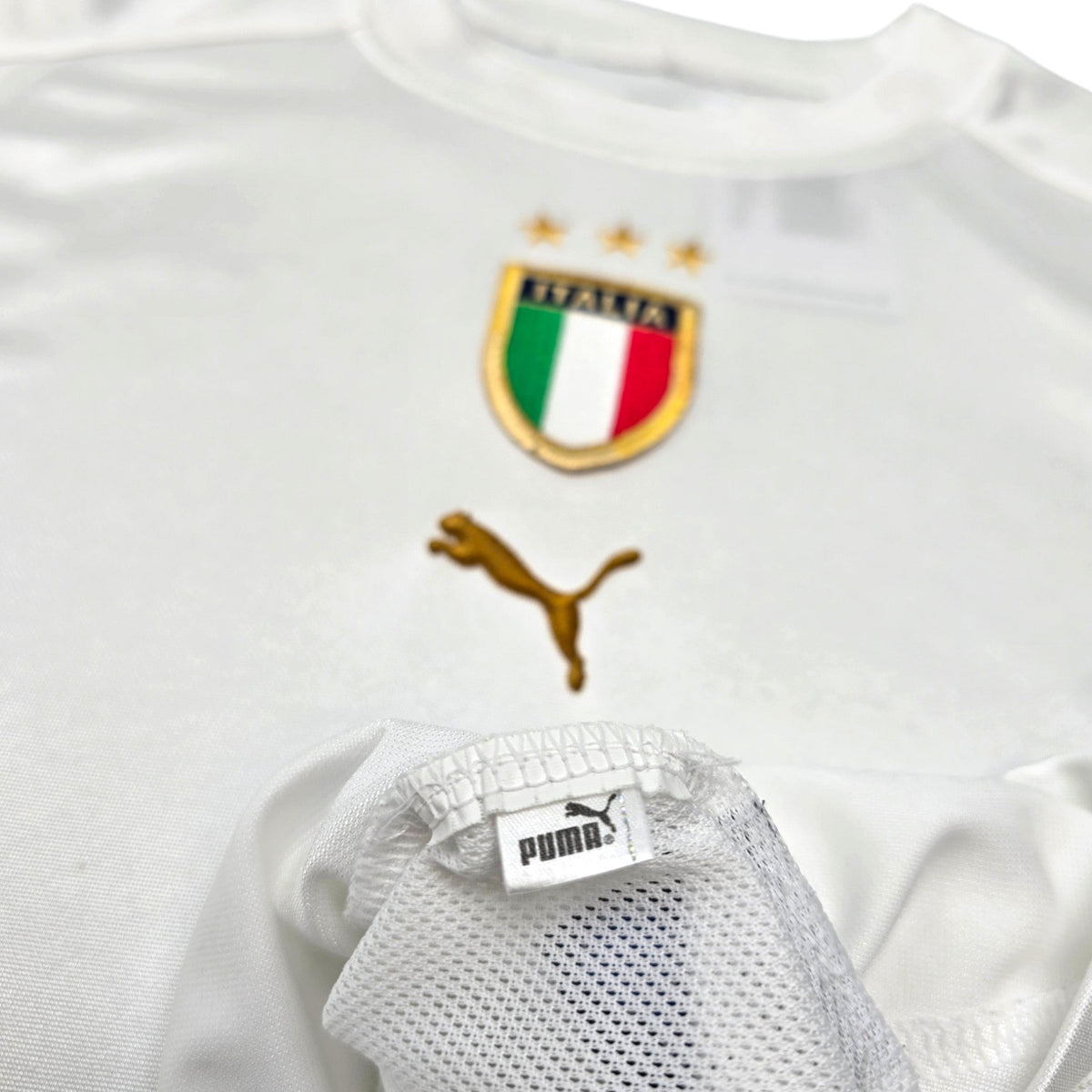 2004/06 Italy Away Football Shirt (L) Puma