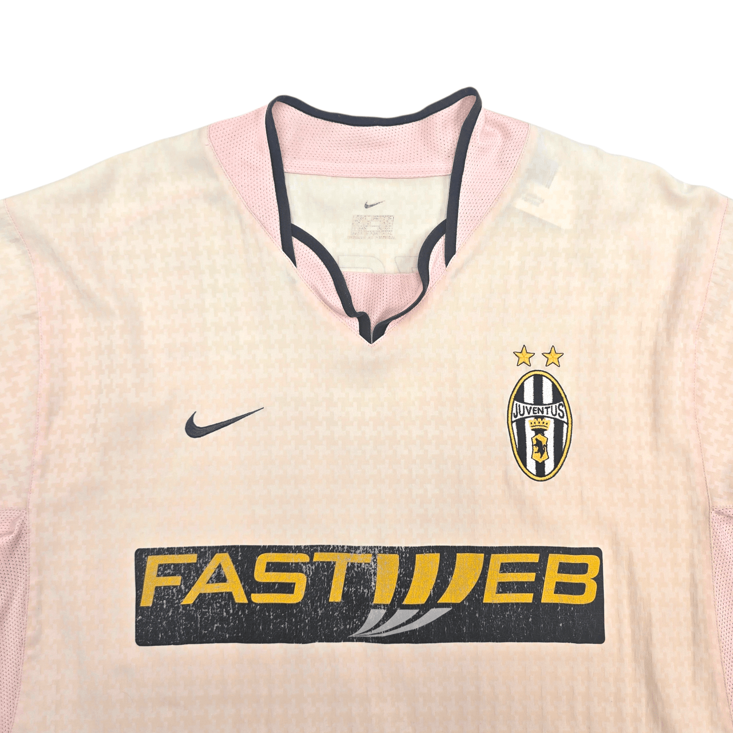 2004/06 Juventus Away Football Shirt (L) Nike #17 Trezeguet