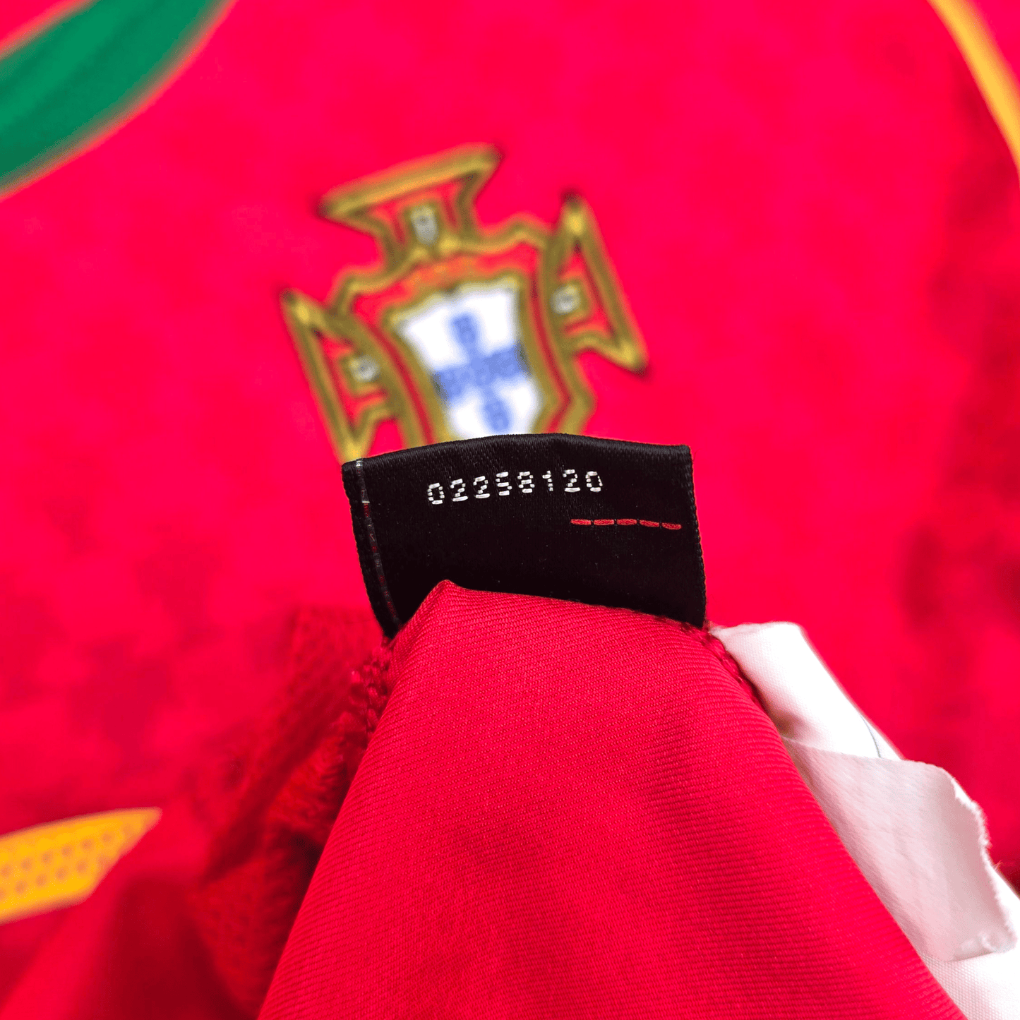 2004/06 Portugal Home Football Shirt (M) Nike #17 C.Ronaldo