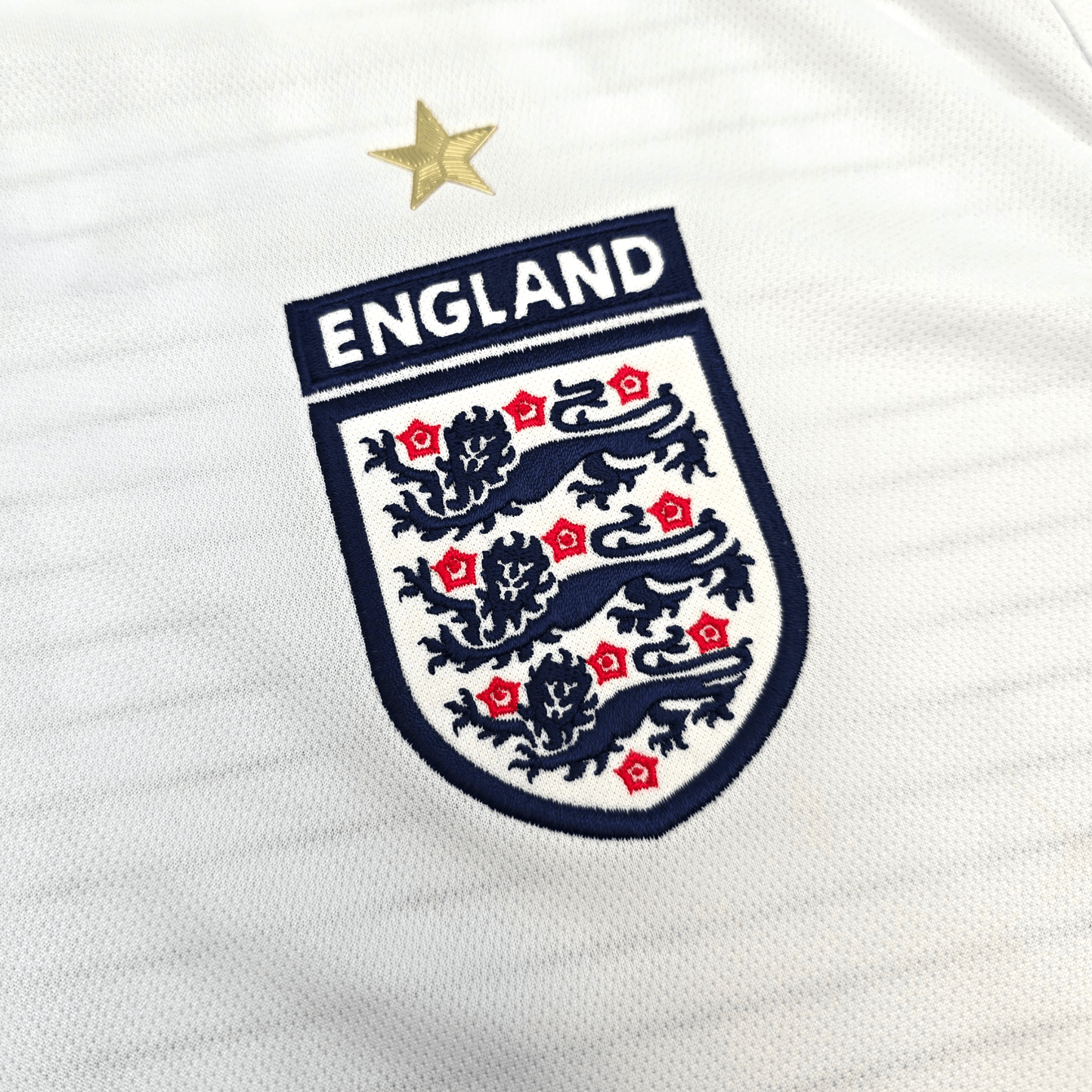 2005/07 England Home Football Shirt (XL) Umbro #5 Ferdinand (BNWTs)