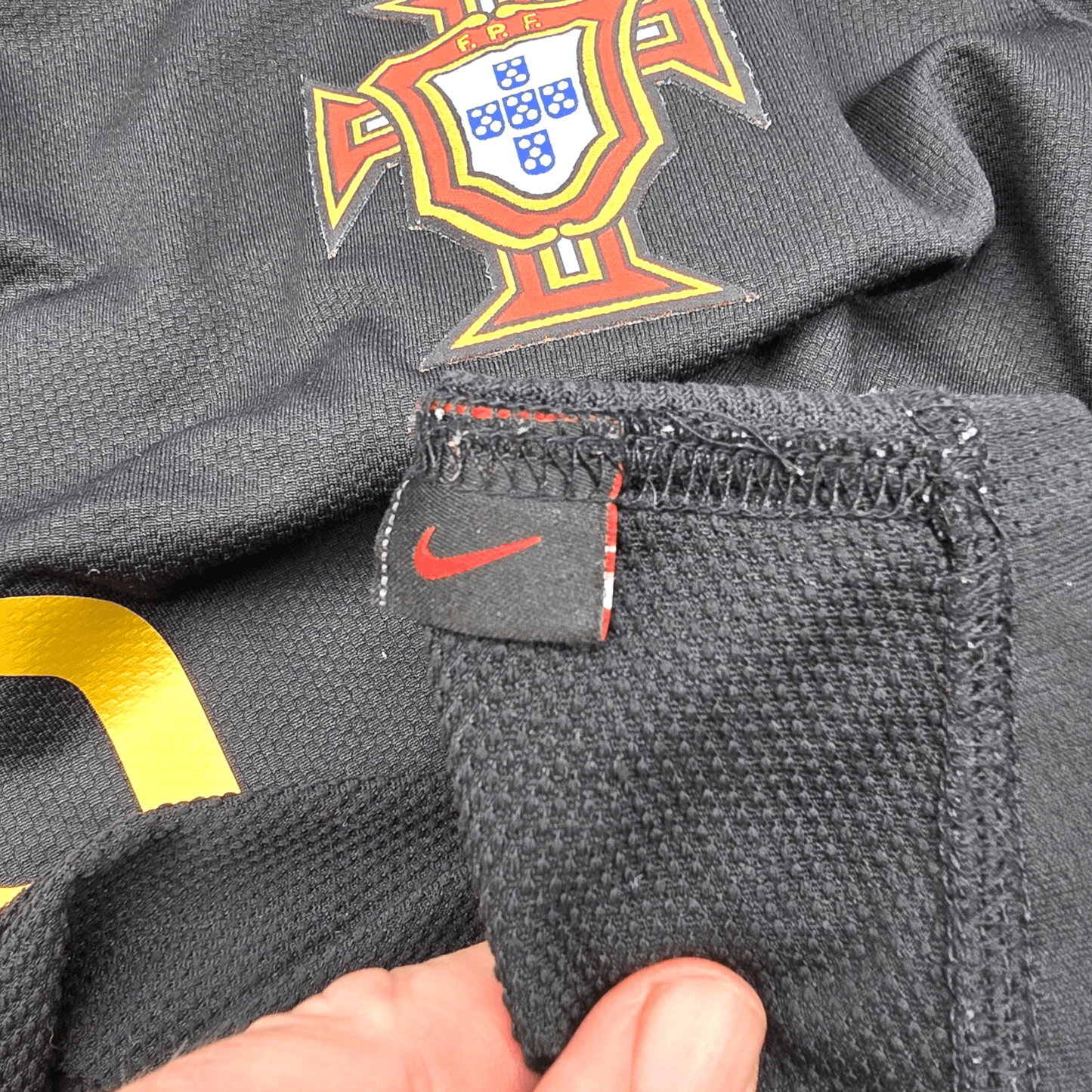 2006/07 Portugal Away Football Shirt (M) Nike #9 Pauleta