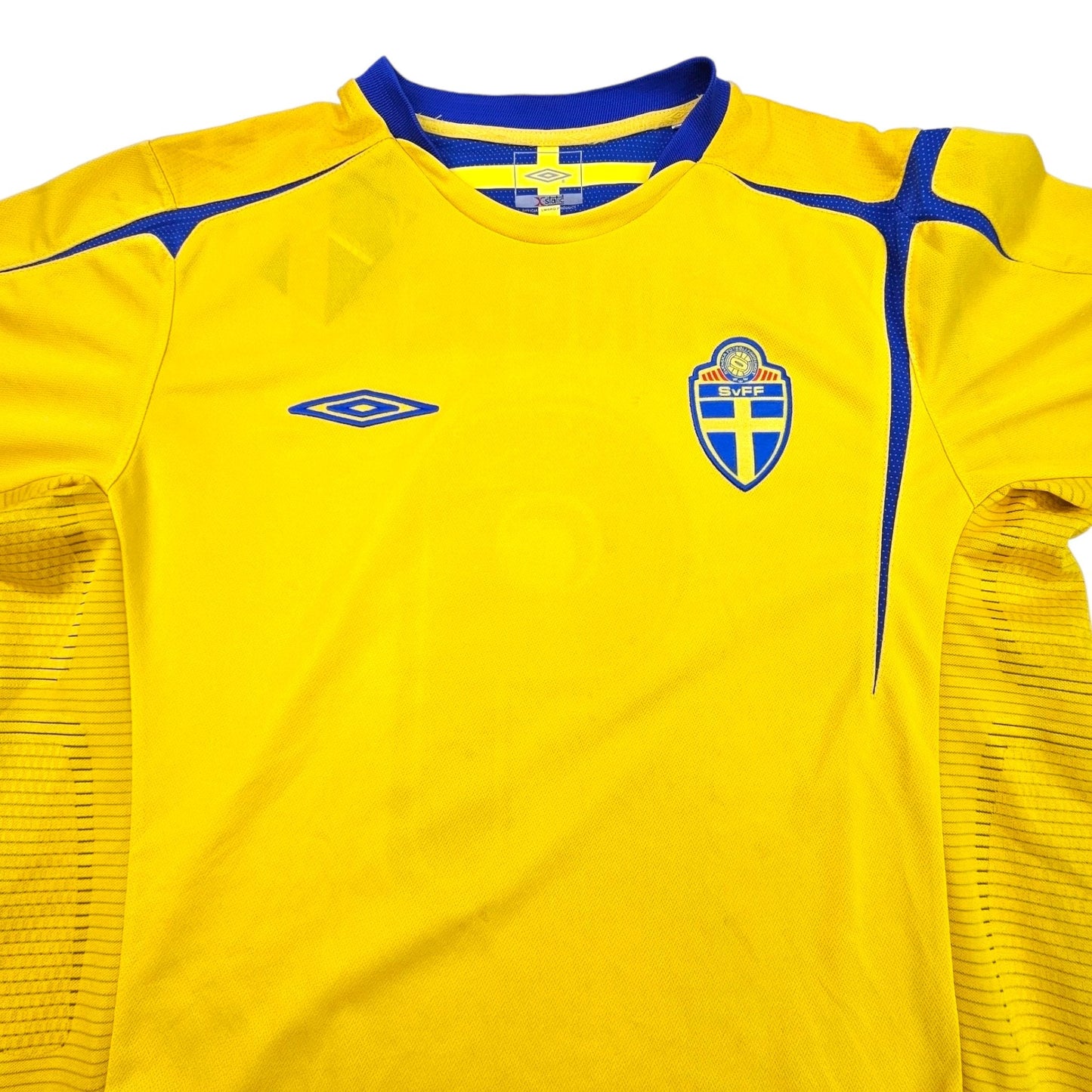 2006/07 Sweden Home Football Shirt (L) Umbro #9 Ljungberg