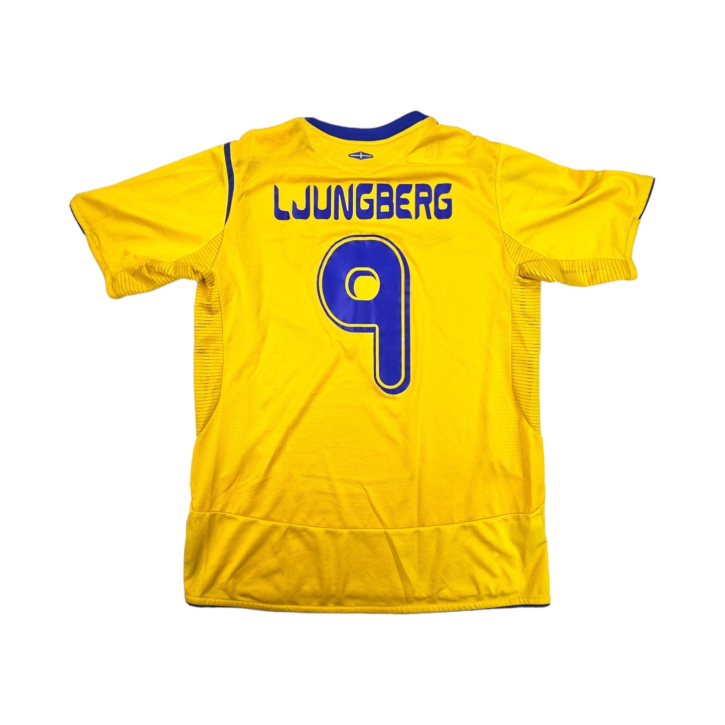 2006/07 Sweden Home Football Shirt (L) Umbro #9 Ljungberg