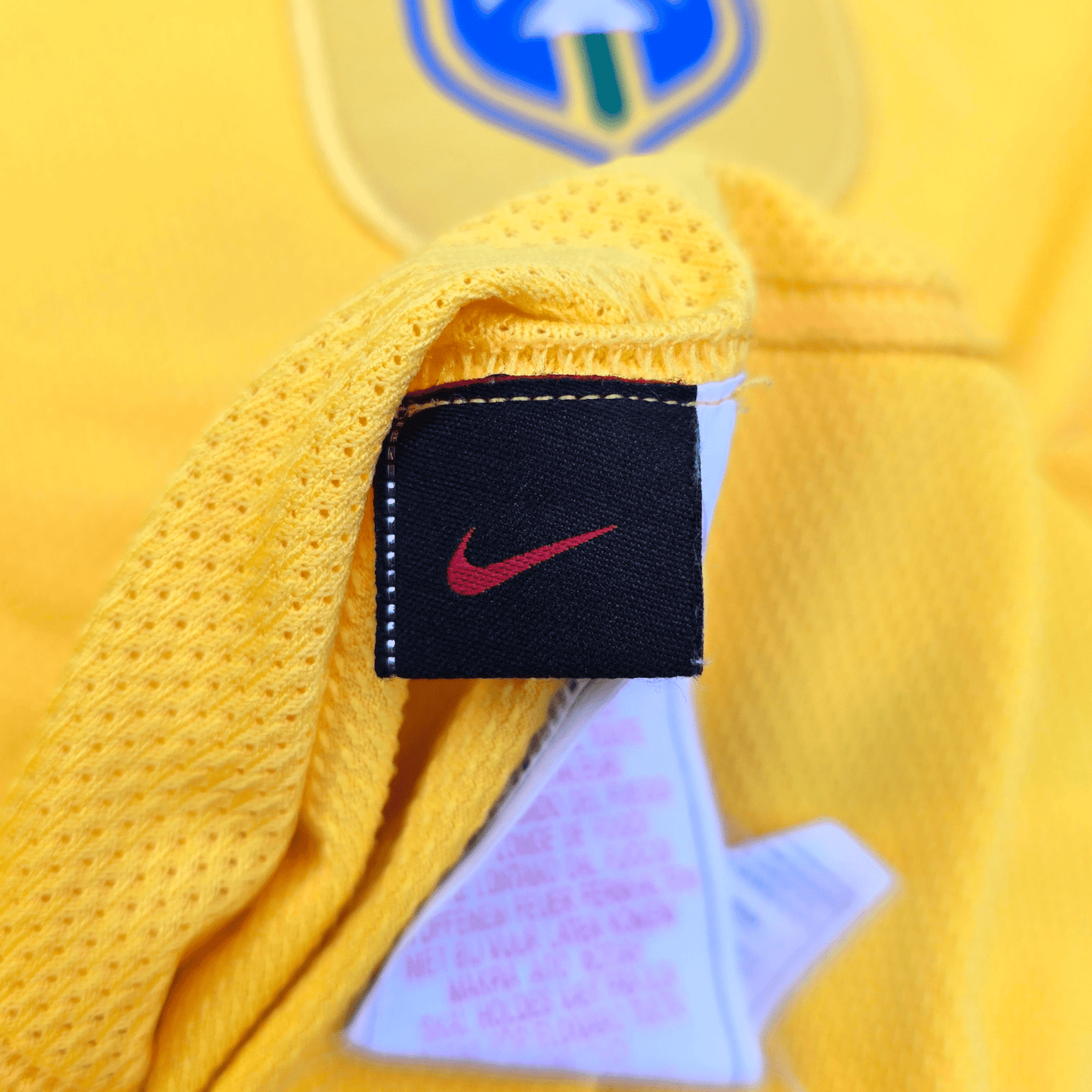 2006/08 Brazil Home Football Shirt (M) Nike #7 Adriano