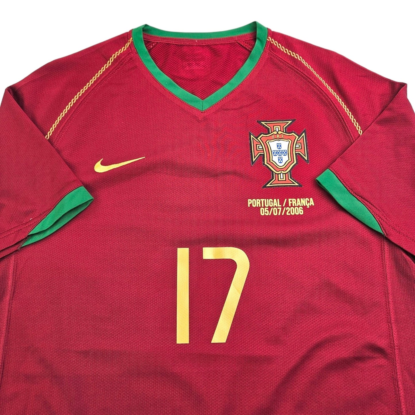 2006/08 Portugal Home Football Shirt (M) Nike #17 Ronaldo