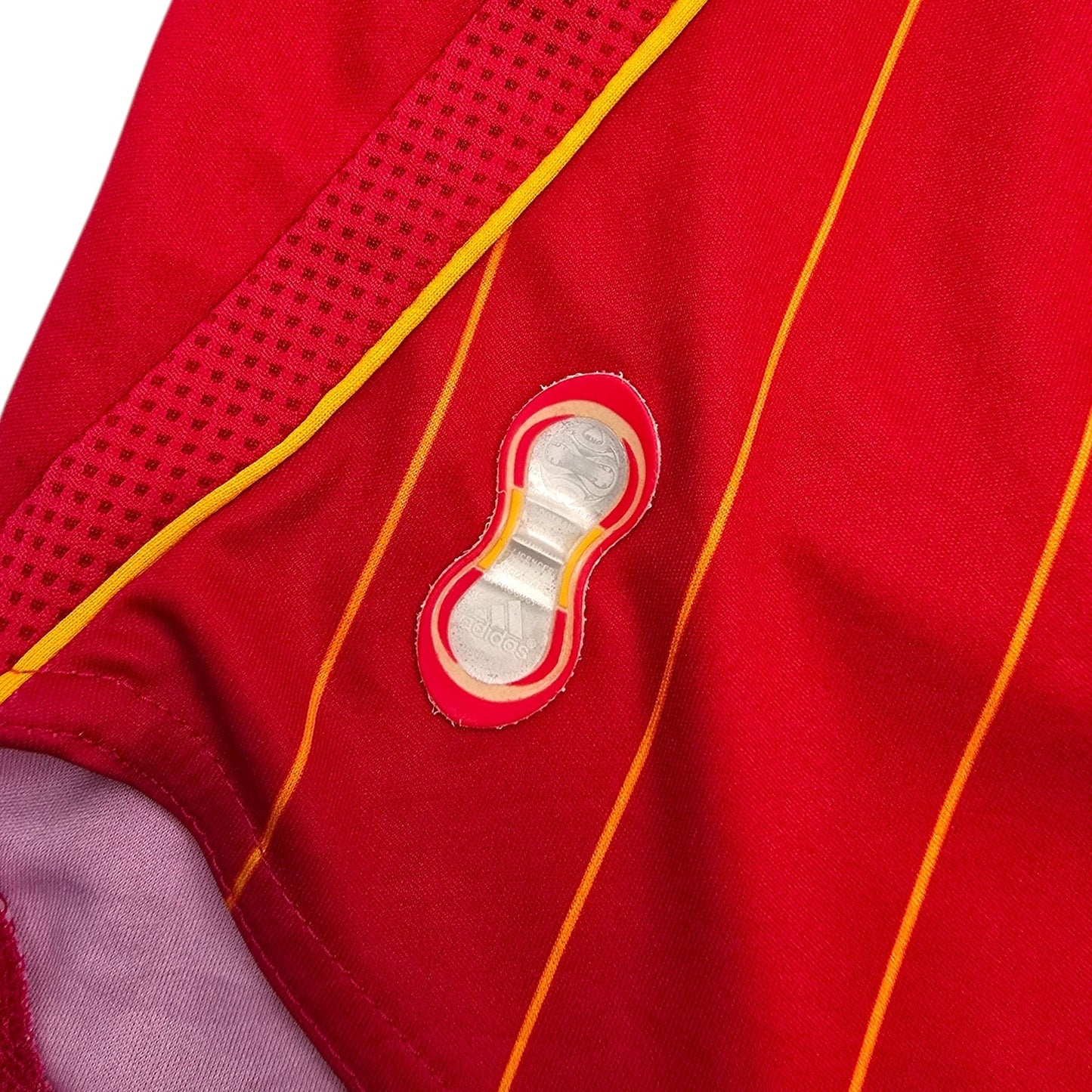 2006/08 Spain Home Football Shirt (L) Adidas #13 A. Iniesta