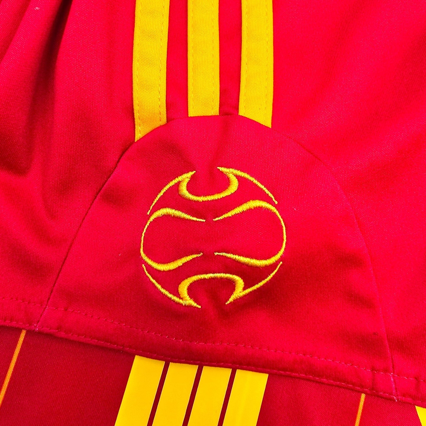 2006/08 Spain Home Football Shirt (L) Adidas #13 A. Iniesta