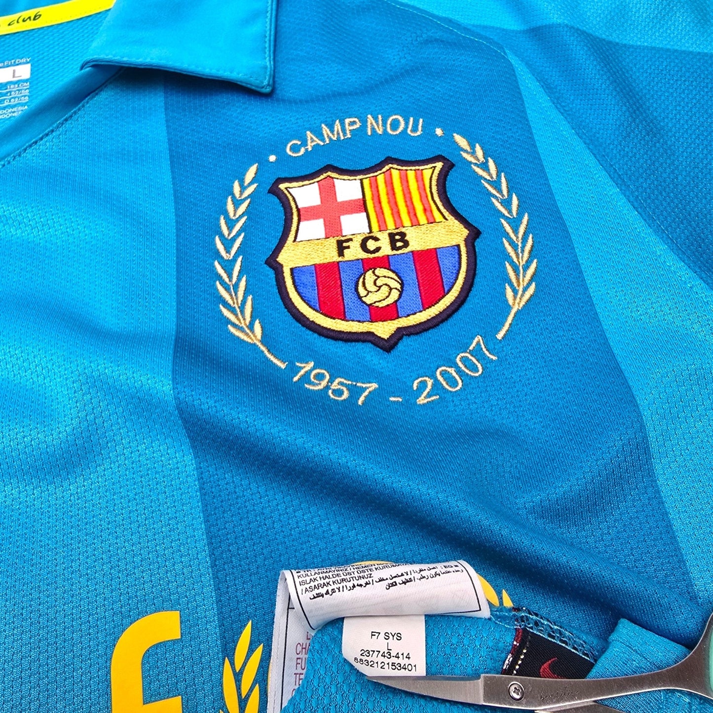 2007/08 Barcelona Away Football Shirt (L) Nike #10 Ronaldinho