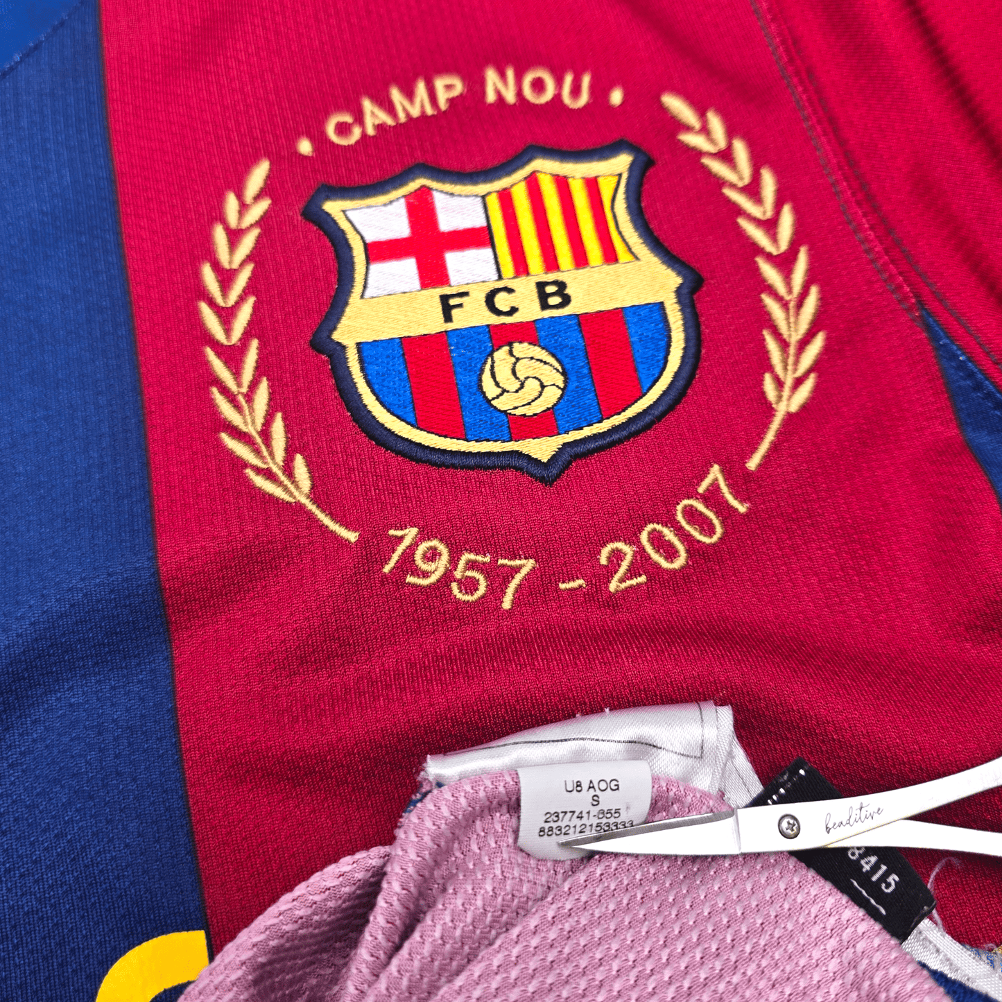 2007/08 Barcelona Home Football Shirt (S) Nike #19 Messi