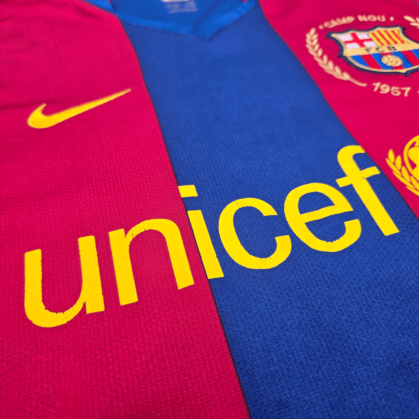 2007/08 Barcelona Home Football Shirt (S) Nike #19 Messi