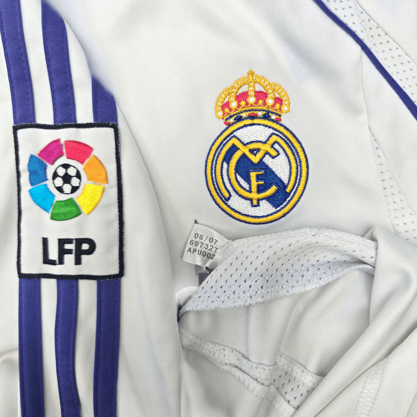 2007/08 Real Madrid Home Football Shirt (L) Adidas #7 Raul