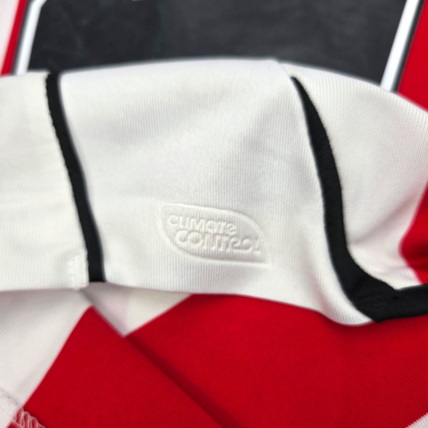 2007/08 Sunderland Home Football Shirt (L) Umbro #42 Henderson
