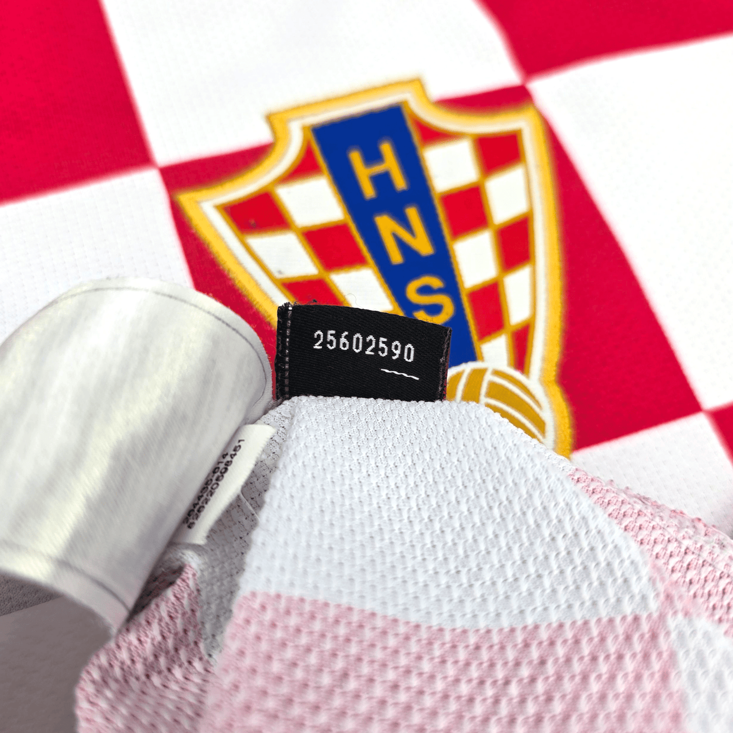 2008/09 Croatia Home Football Shirt (L) Nike #14 Modric