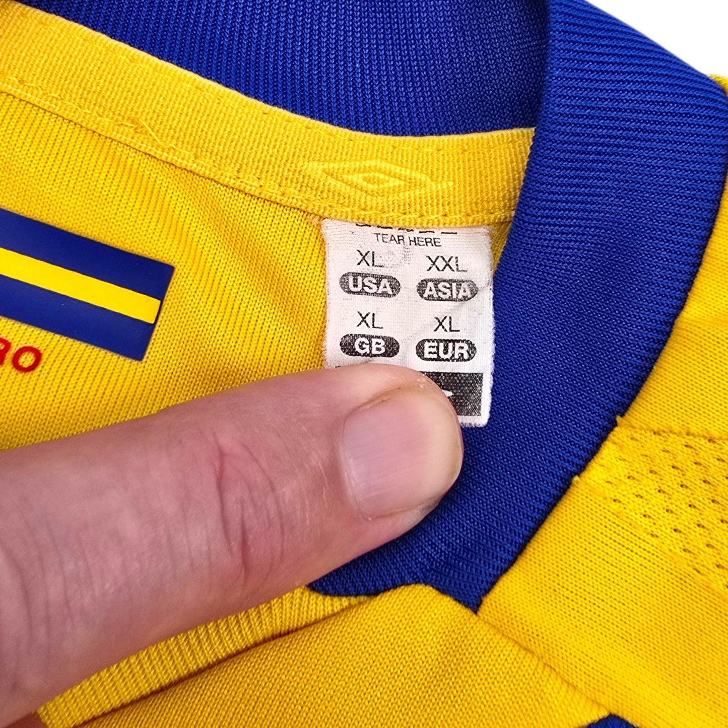 2008/10 Sweden Home Football Shirt (XL) Umbro