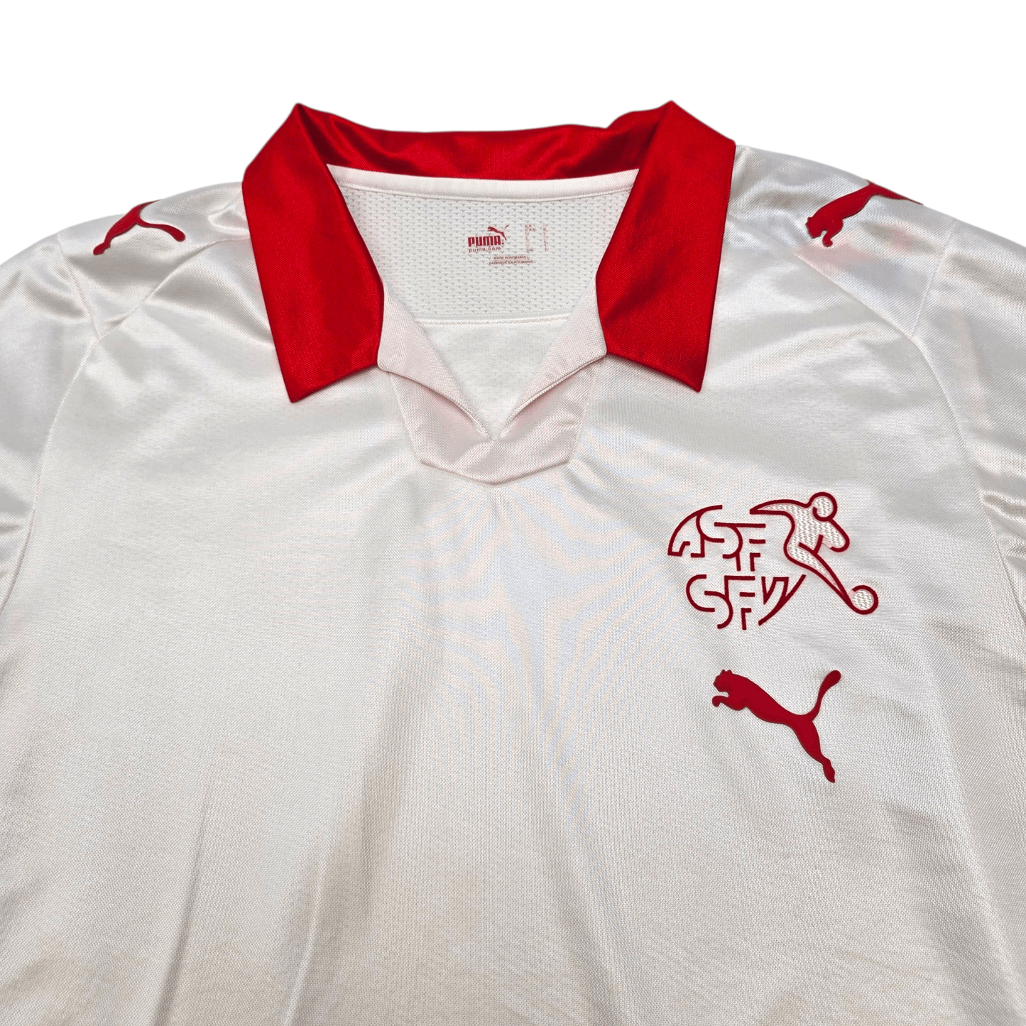 2008/10 Switzerland Away Football Shirt (L) Puma