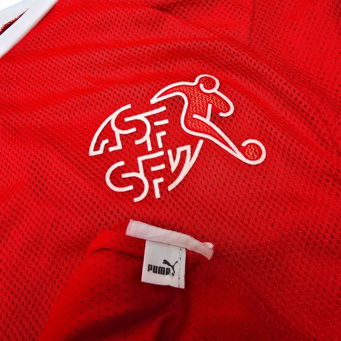 2008/10 Switzerland Home Football Shirt (M) Puma