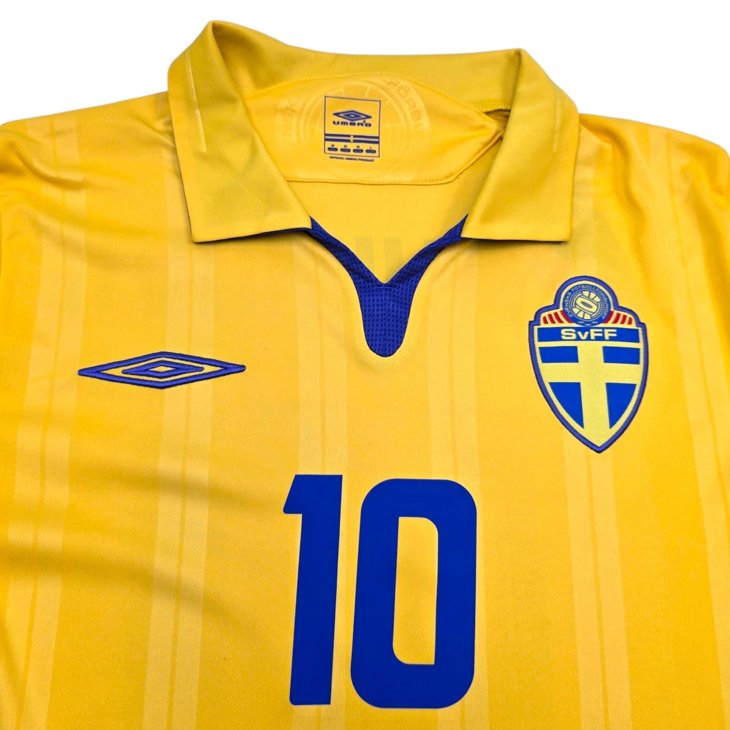 2009/10 Sweden Home Football Shirt (M) Umbro #10 Ibrahimovic